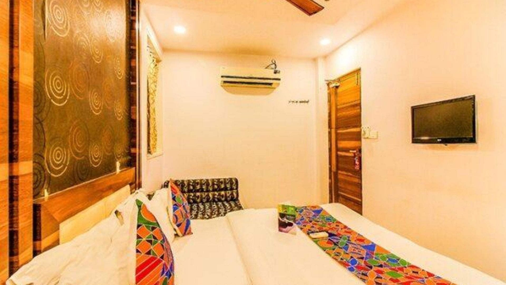 Hotel Satellite 3*
