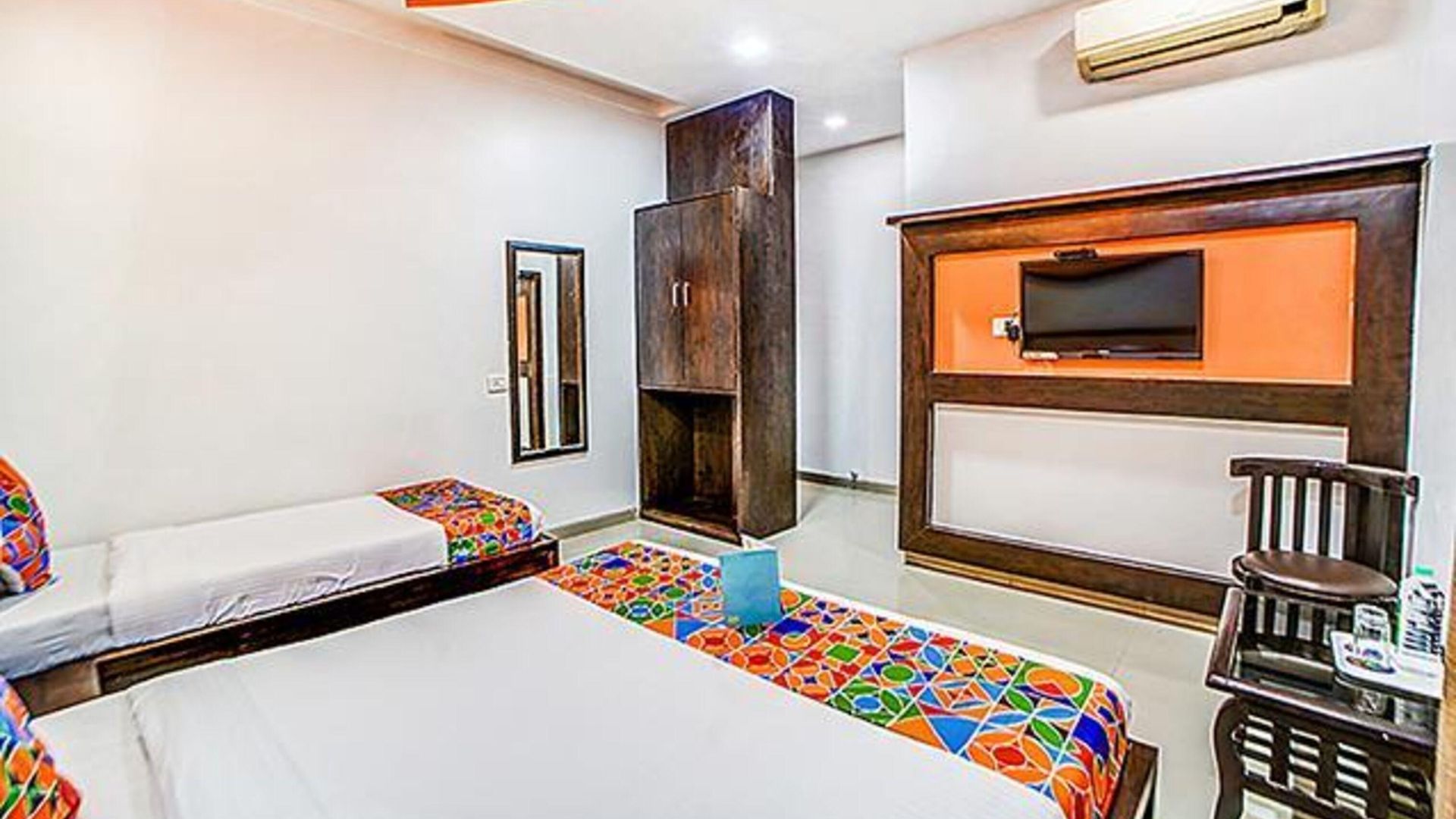 Fabhotel The Adore Palace