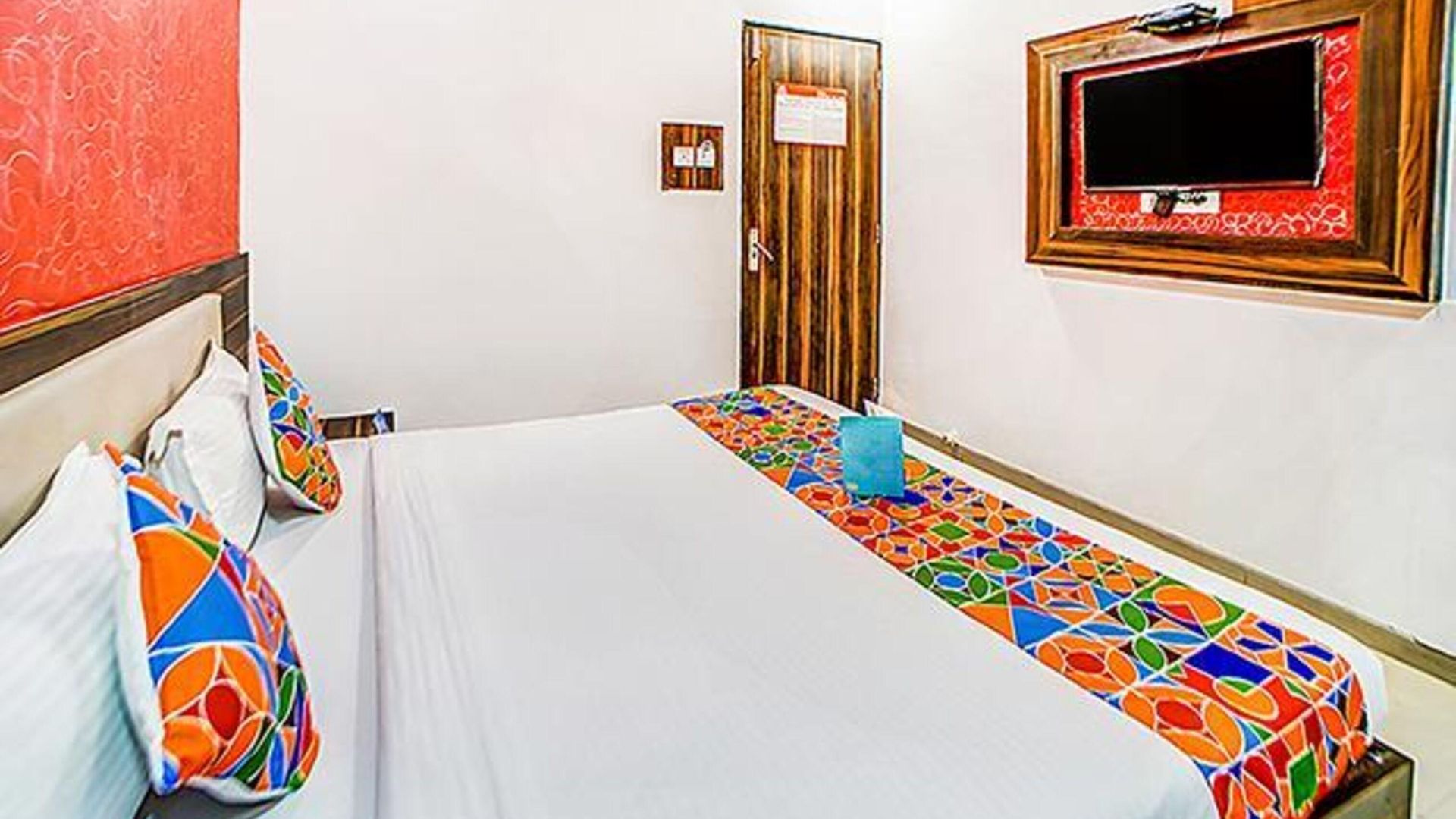 Fabhotel The Adore Palace Hotel