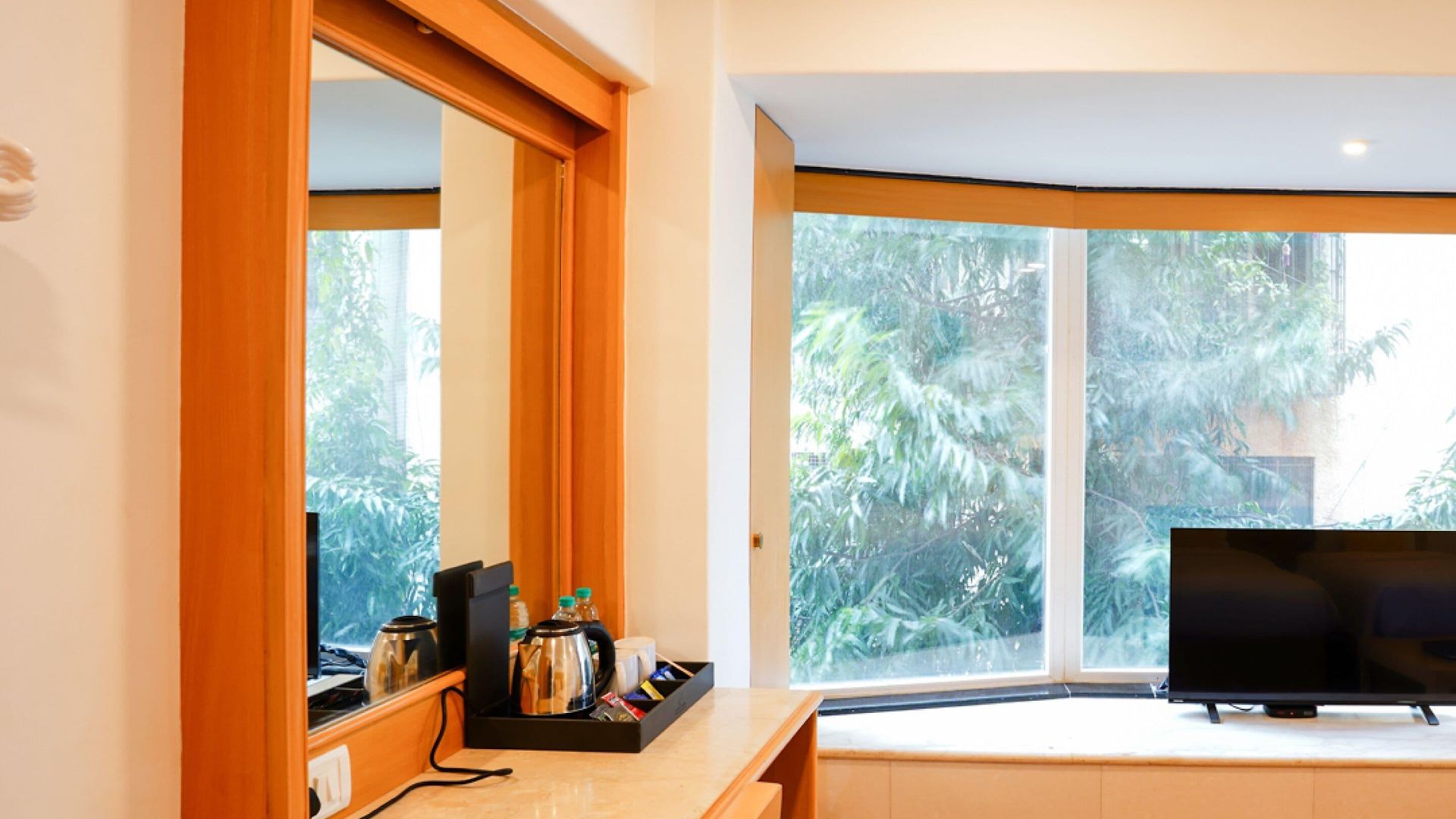Hotel Bloom Boutique L Bandra Mumbai