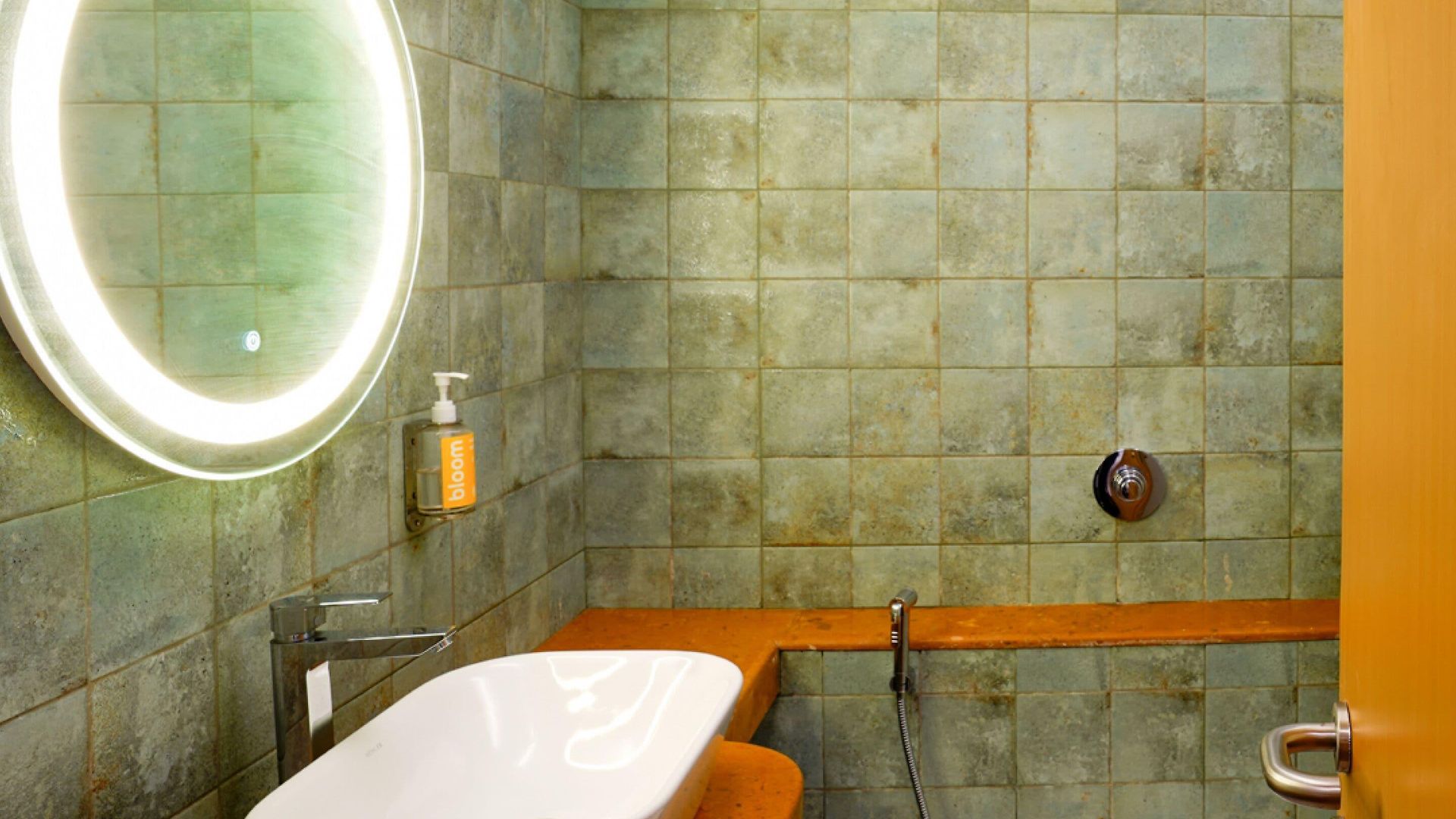 Hotel Bloom Boutique L Bandra Mumbai