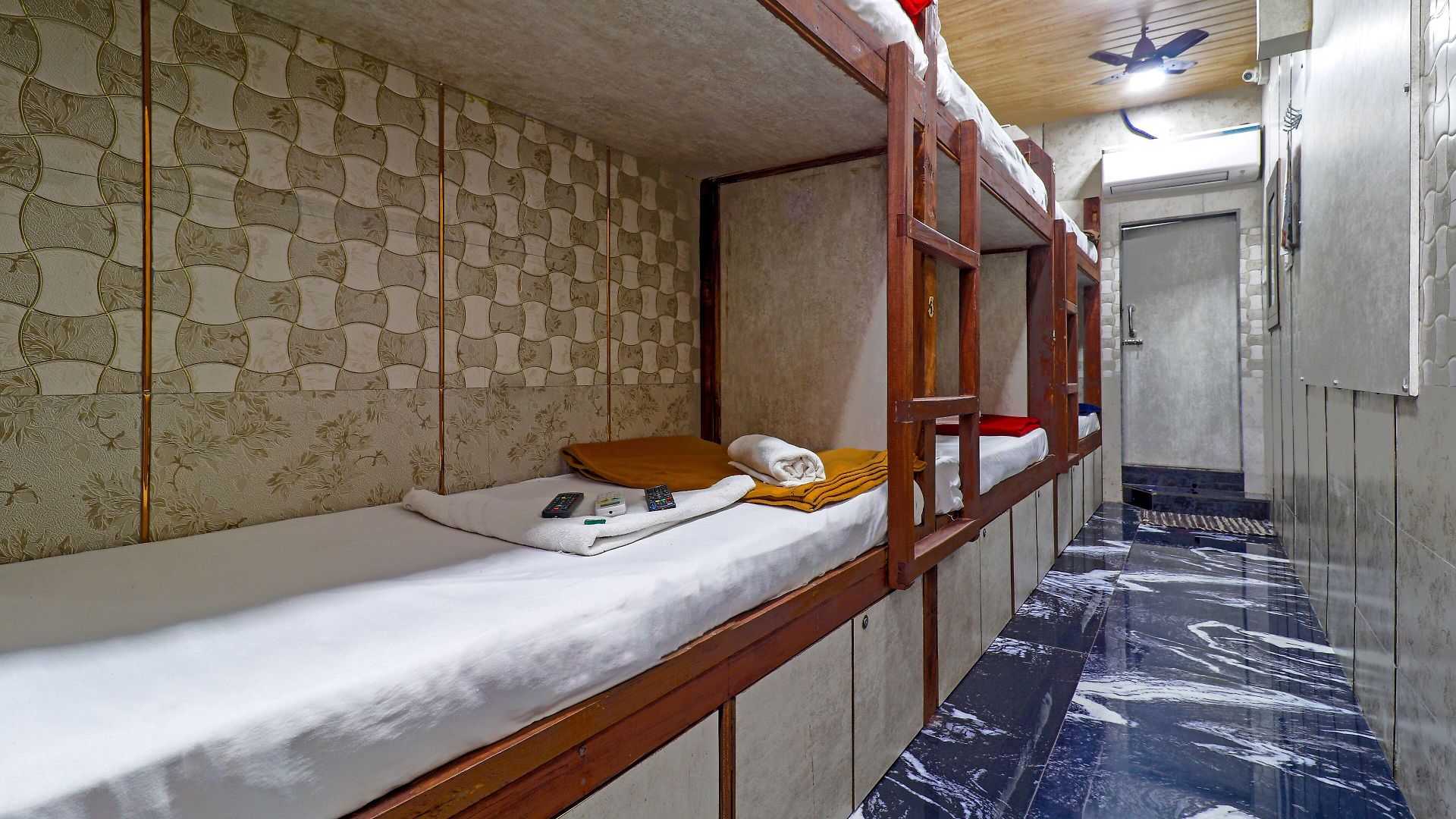 Oyo 72150 Capital 3* Mumbai