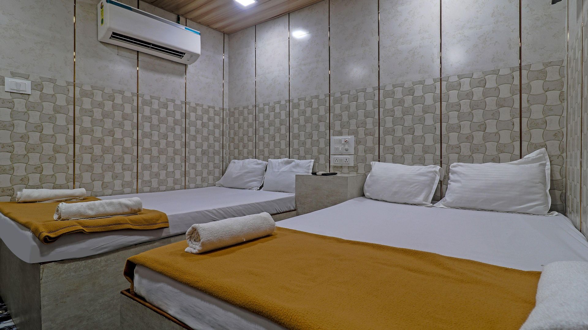 Oyo 72150 Capital Hotel 3*