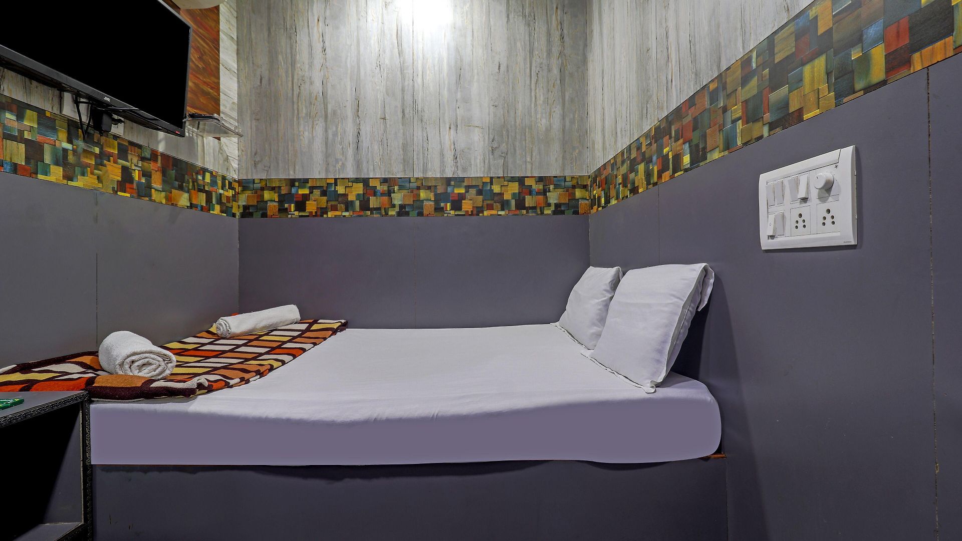 Hotel Oyo 72150 Capital 3*