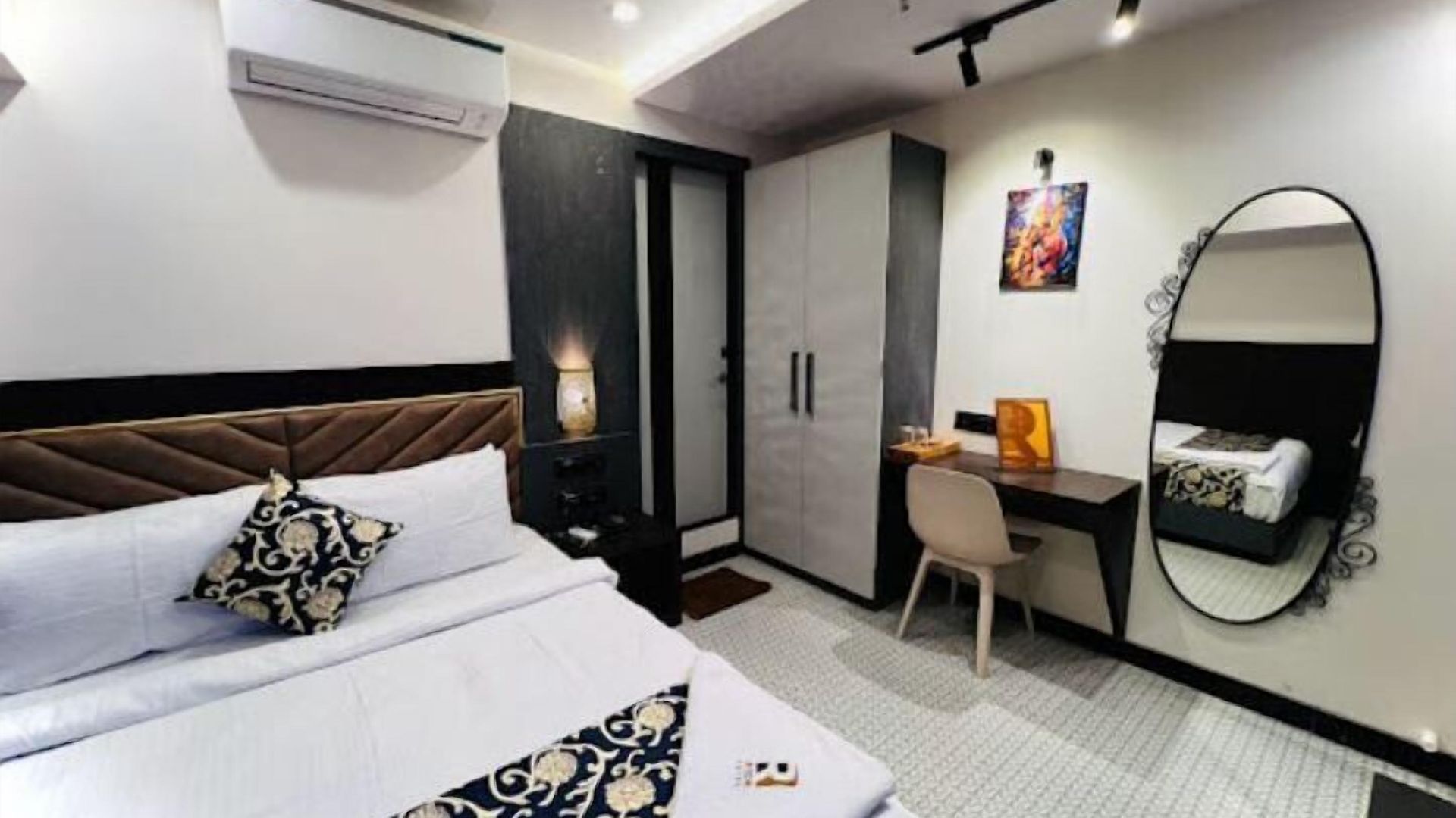 Rich Hotel 3*