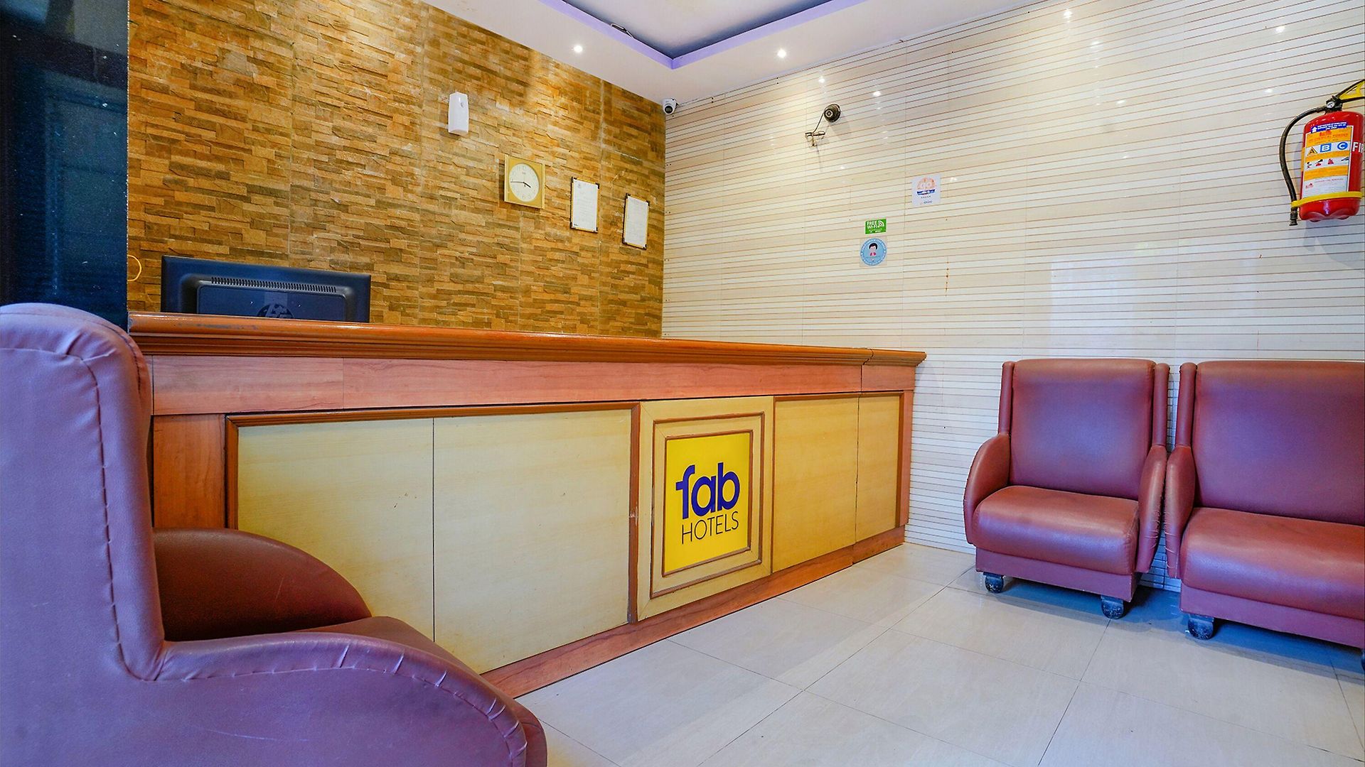Fabexpress New Deepak - Nr & Csmt Station 2*
