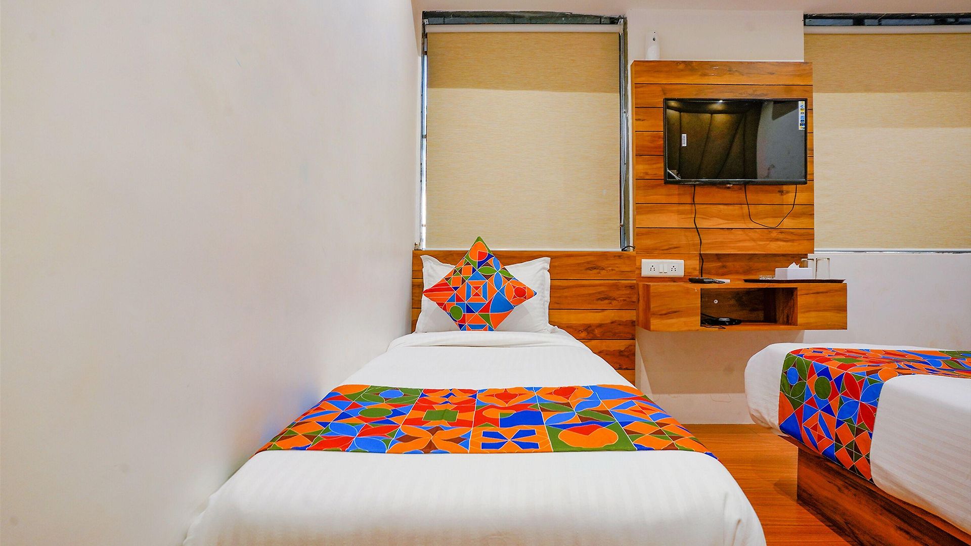 Fabexpress New Deepak - Nr & Csmt Station Hotel 2*