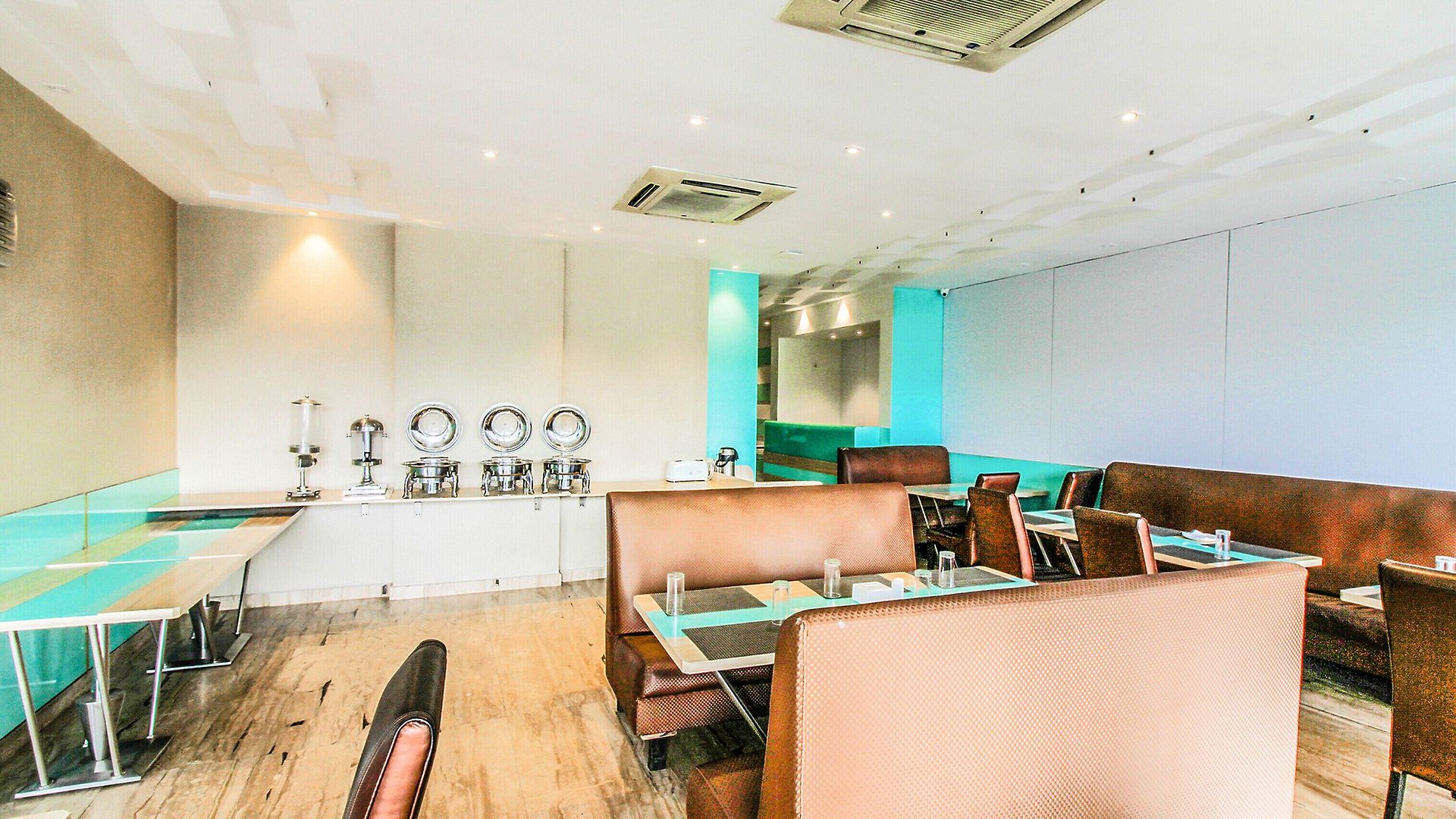 Fabhotel Sahar Garden - Nr International Airport