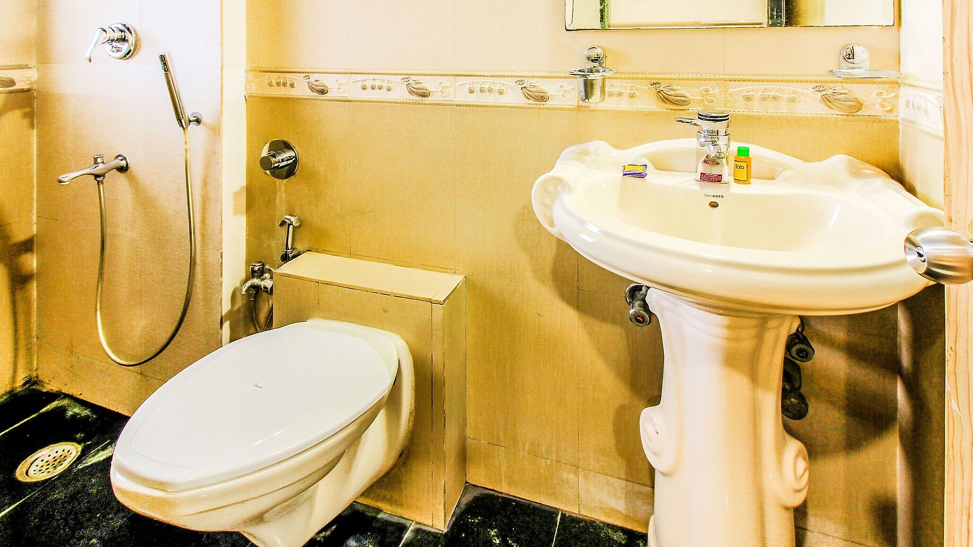 Hotel Fabhotel Sahar Garden - Nr International Airport Mumbai