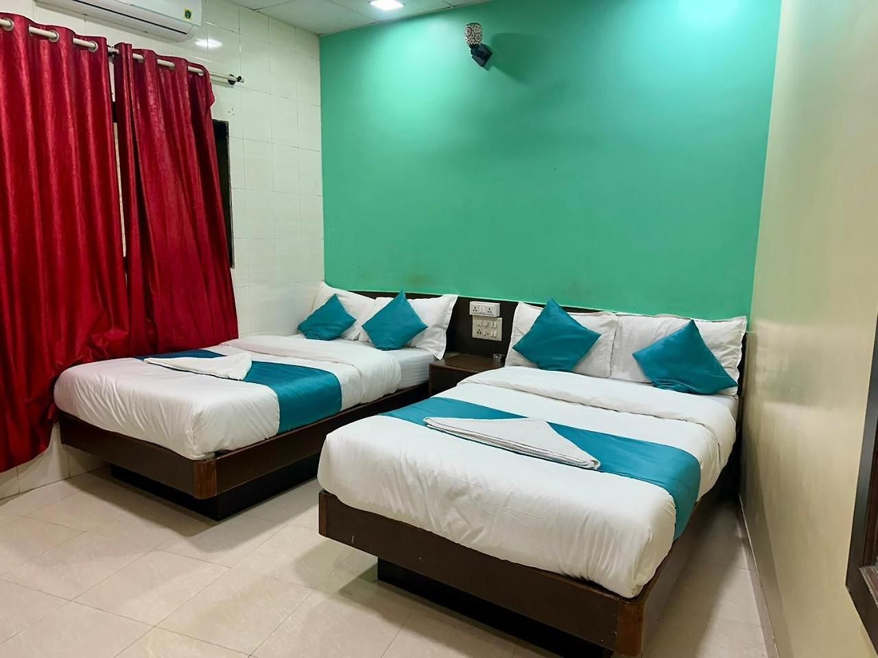 Hotel Metro Plaza Near Barc
