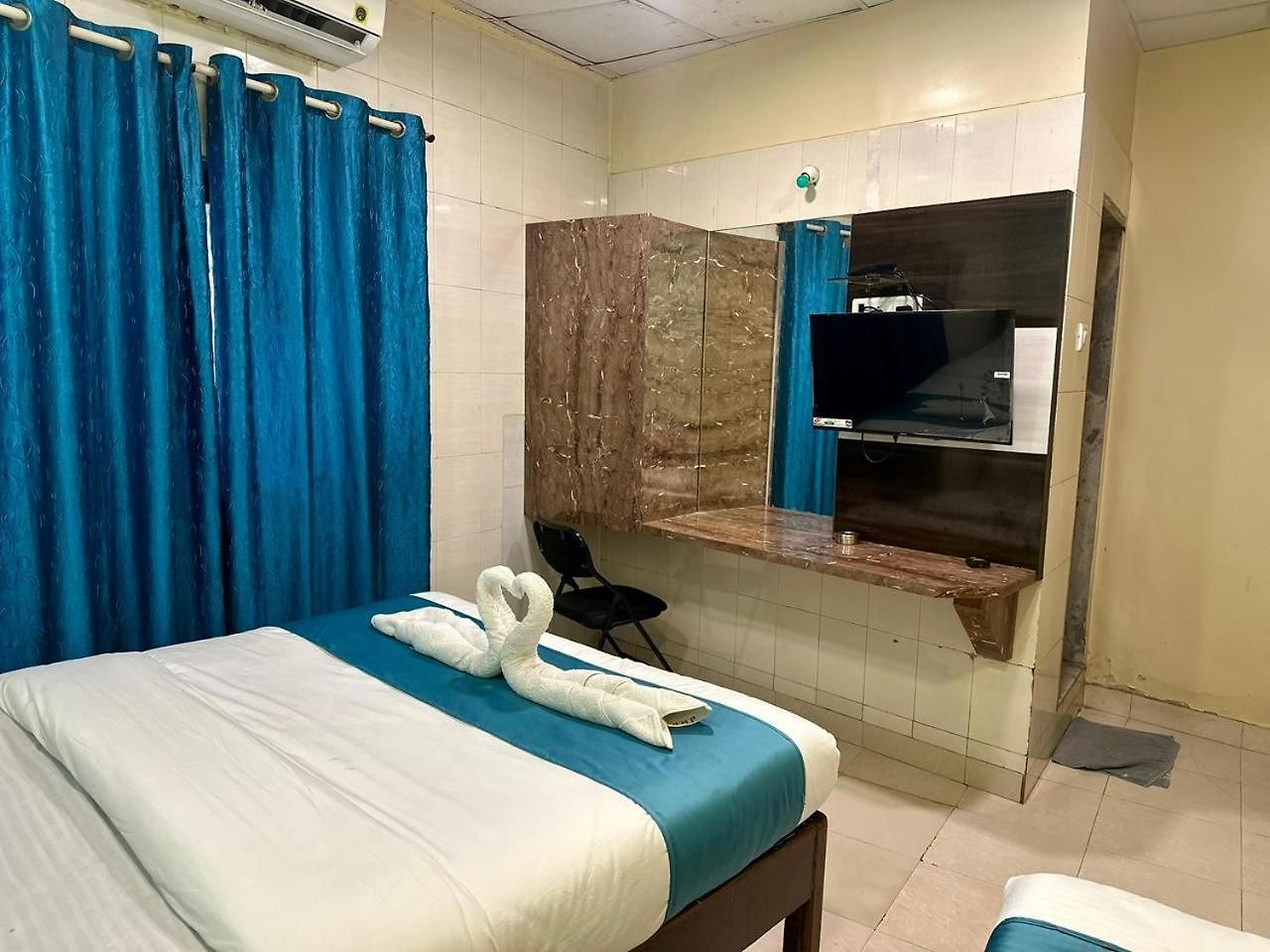 Hotel Metro Plaza Near Barc Mumbai