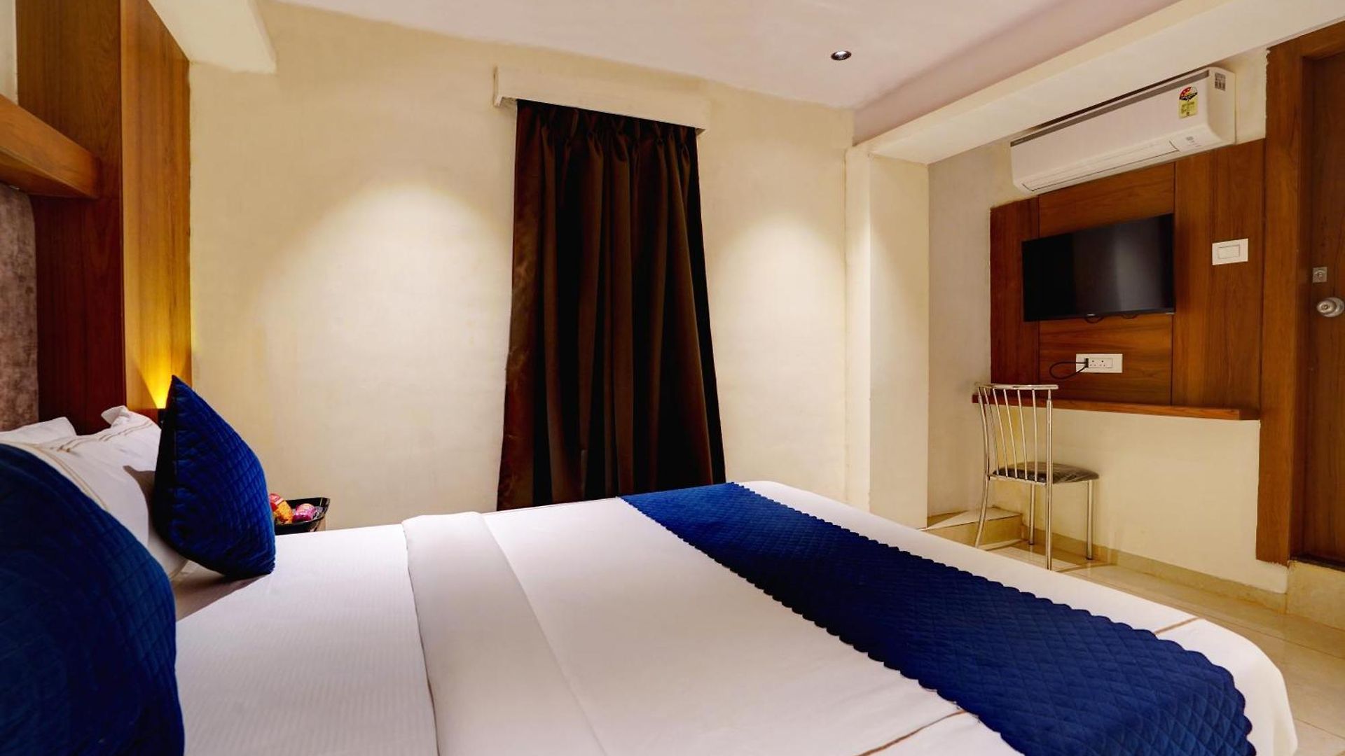 Isra Comfort Hotel 3*