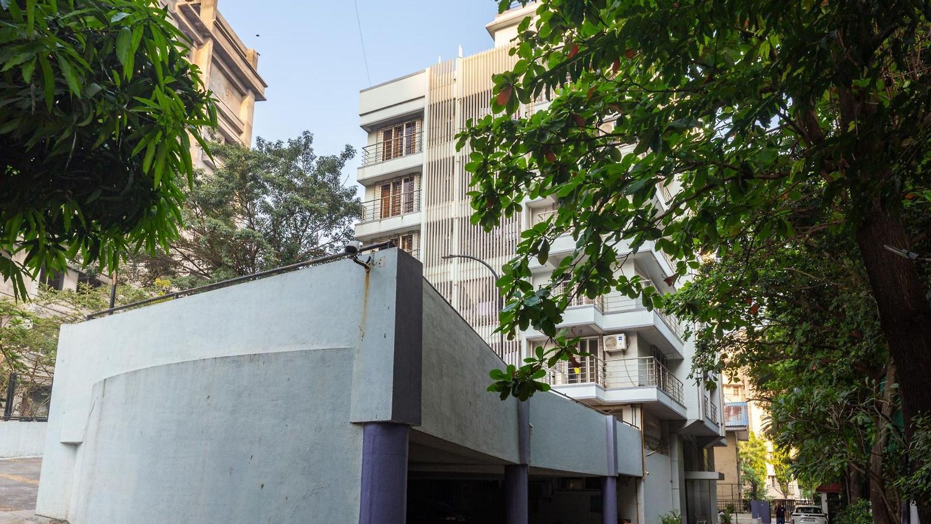 Treat Homes Service In Bkc Siddhant 401 Homestay *