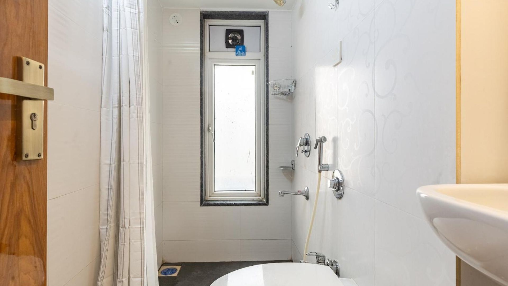 Treat Homes Service In Bkc Siddhant 401