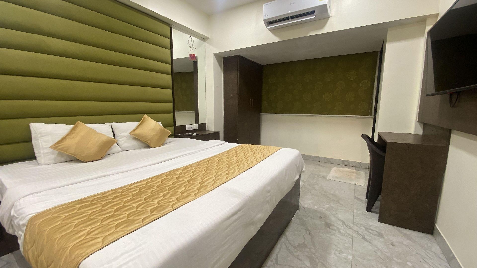 Hotel The B Town Mumbai