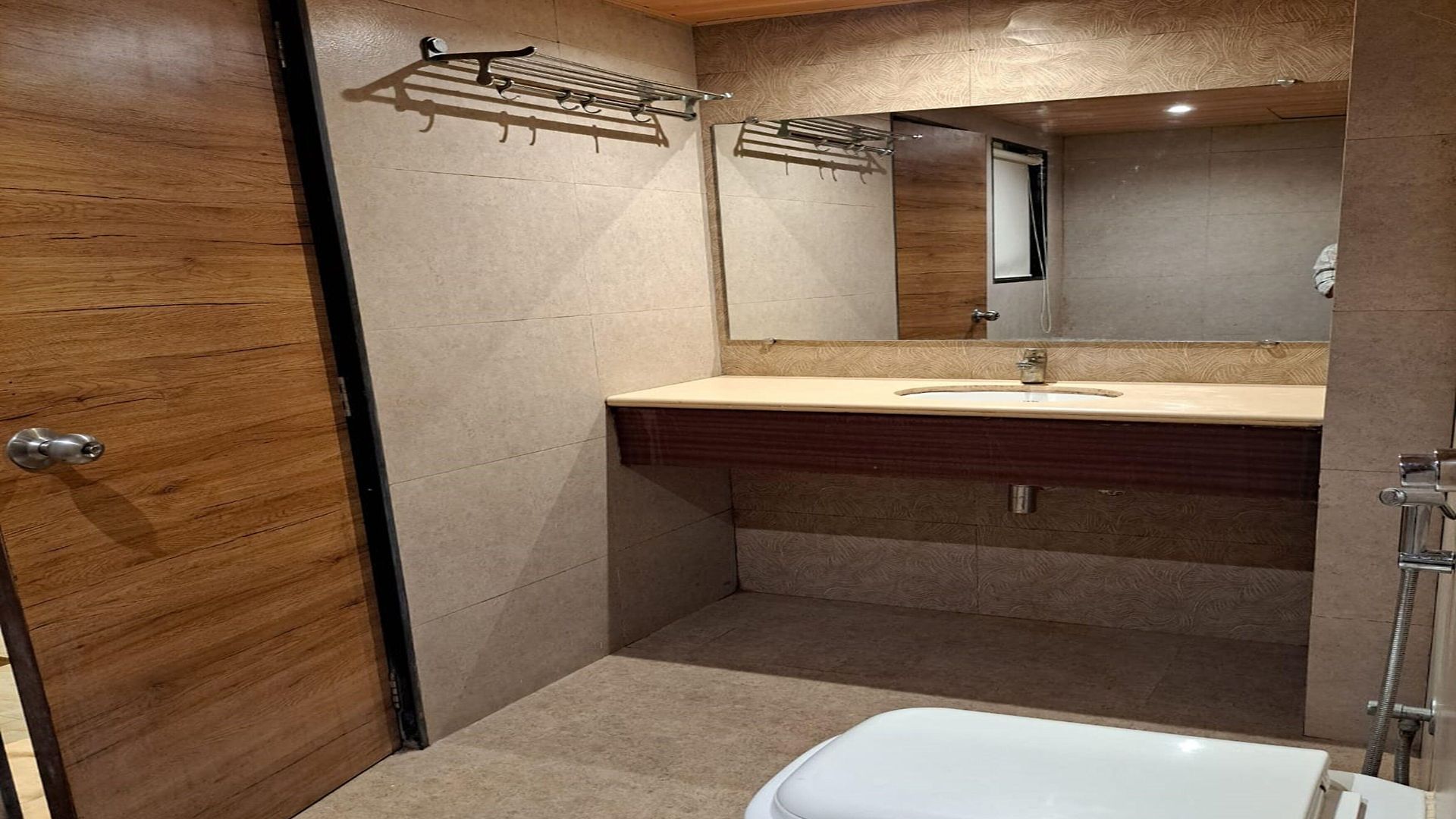 Gateway Star Hotel 3*