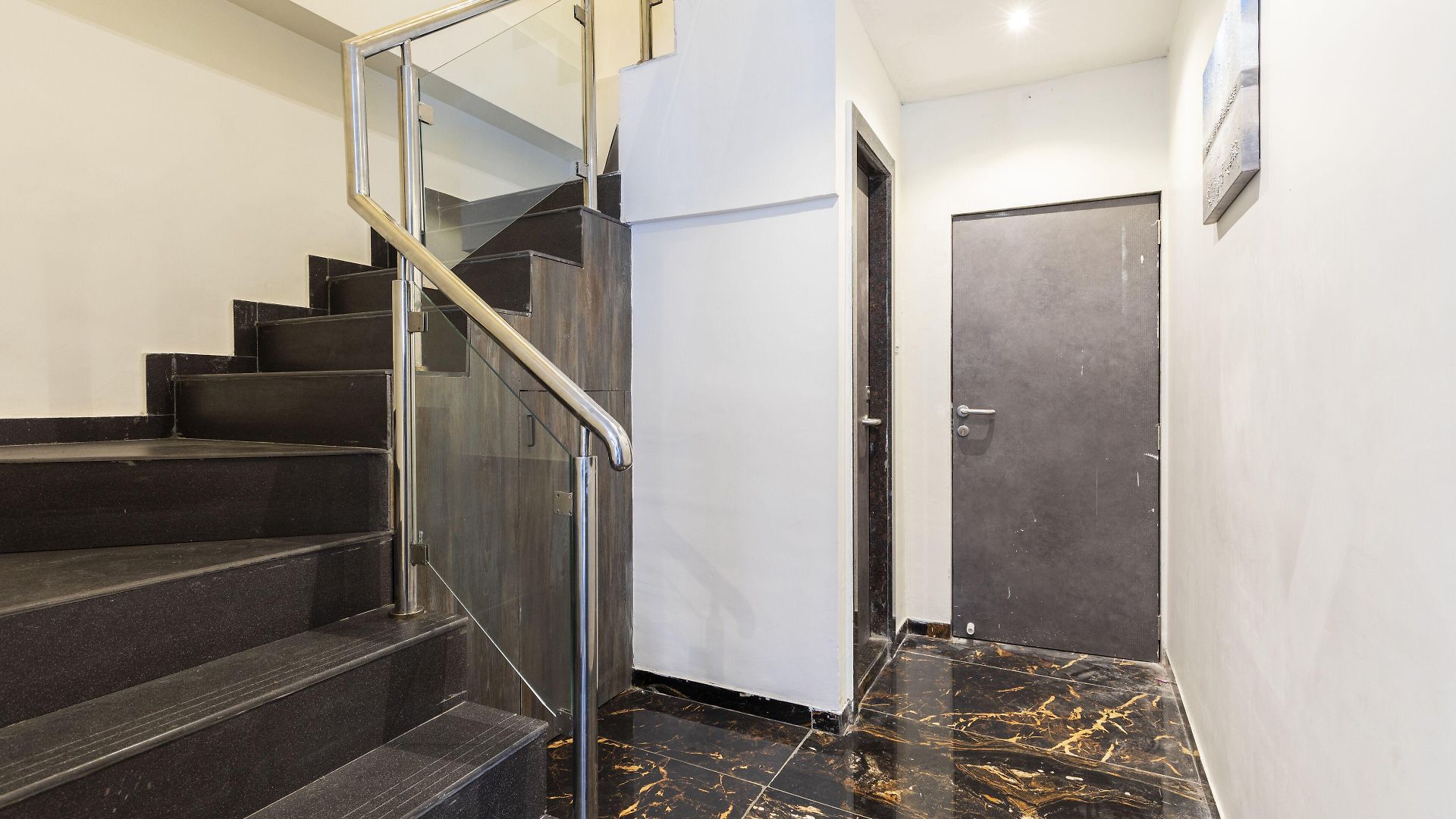 Hotel Classio Andheri - Near Dn Nagar Metro Station 3*
