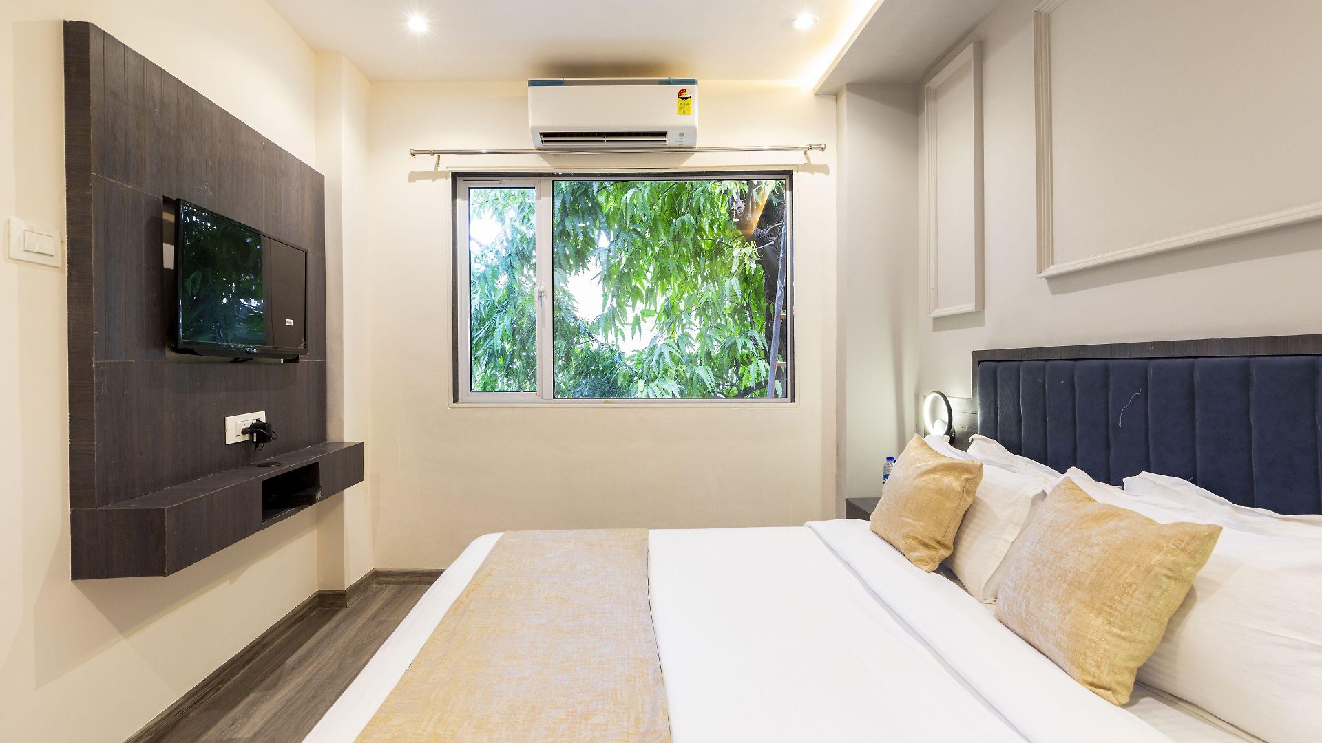 Classio Andheri - Near Dn Nagar Metro Station Mumbai