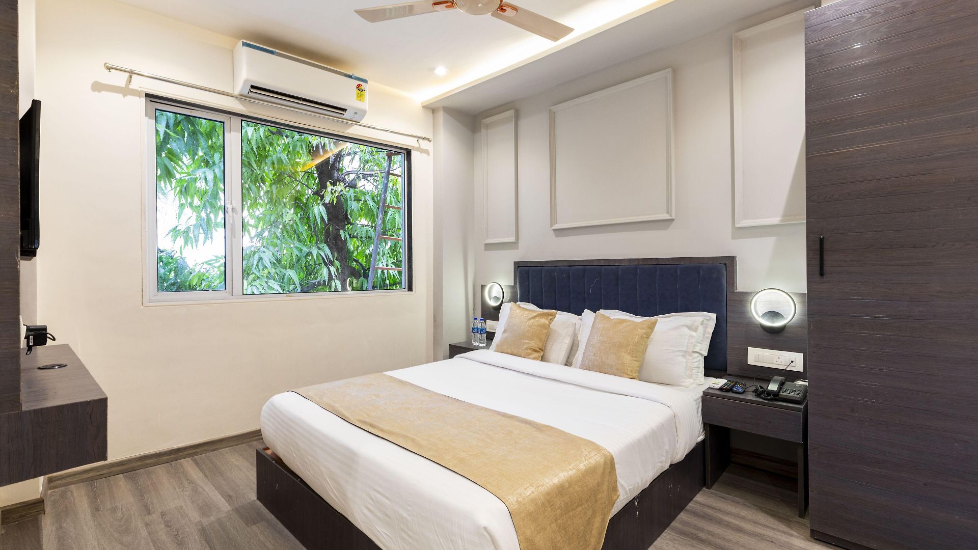 Hotel Classio Andheri - Near Dn Nagar Metro Station Mumbai