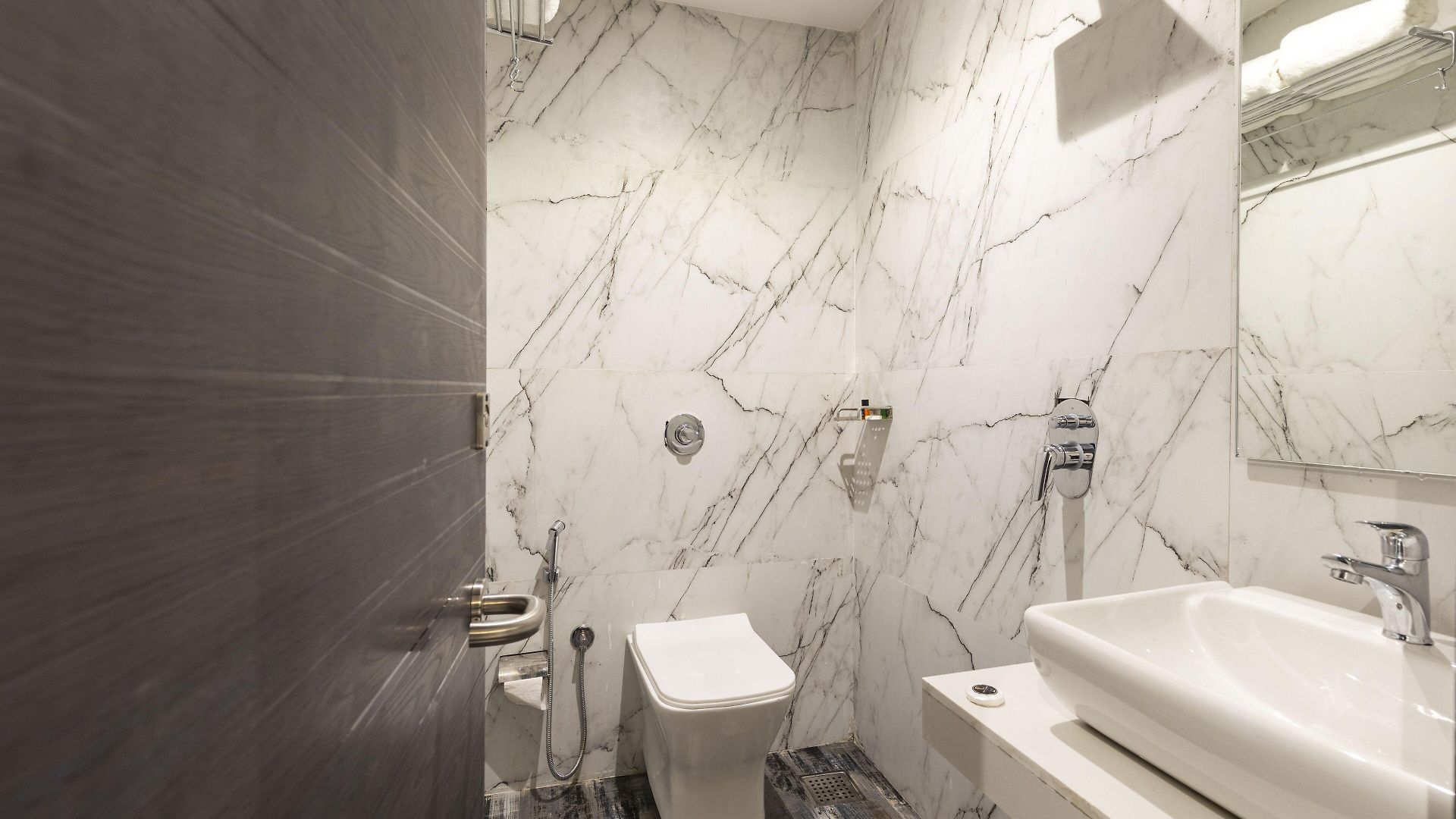 Classio Andheri - Near Dn Nagar Metro Station