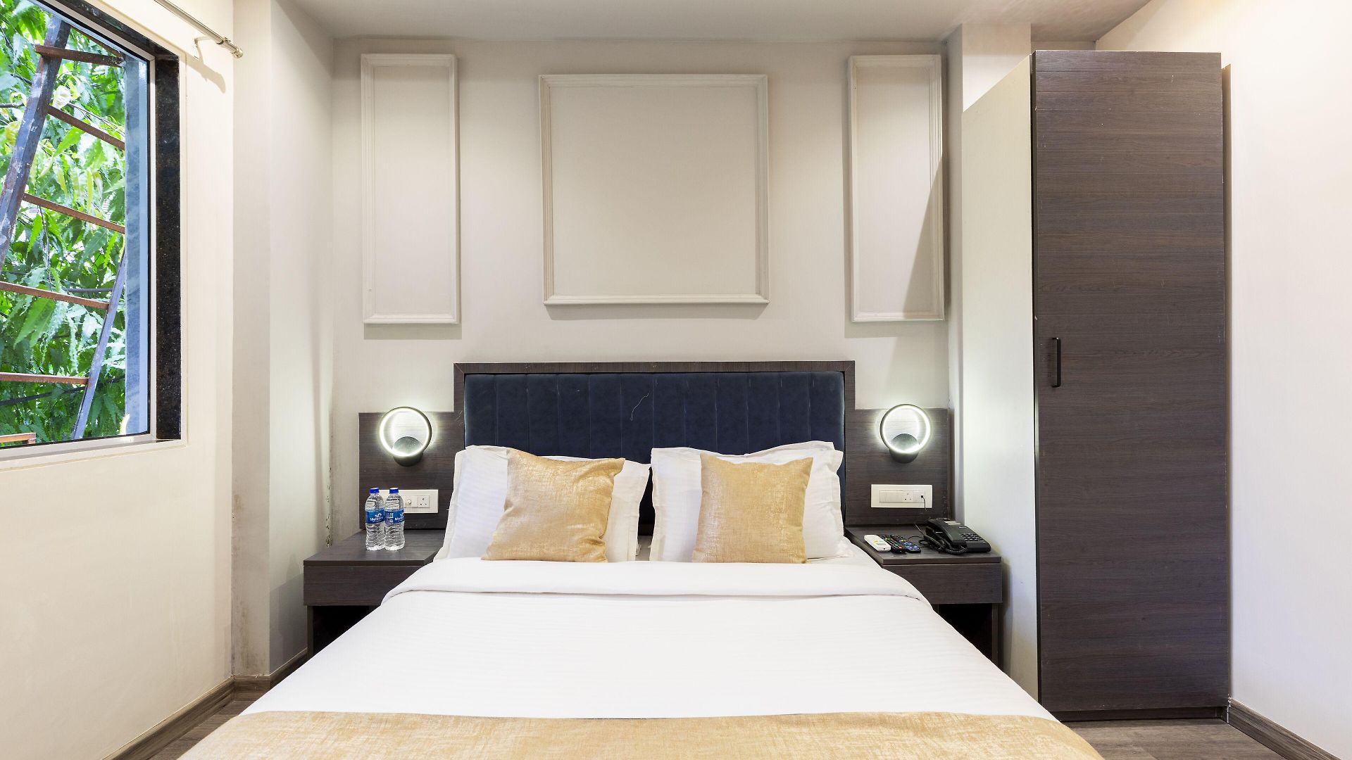 Hotel Classio Andheri - Near Dn Nagar Metro Station 3*
