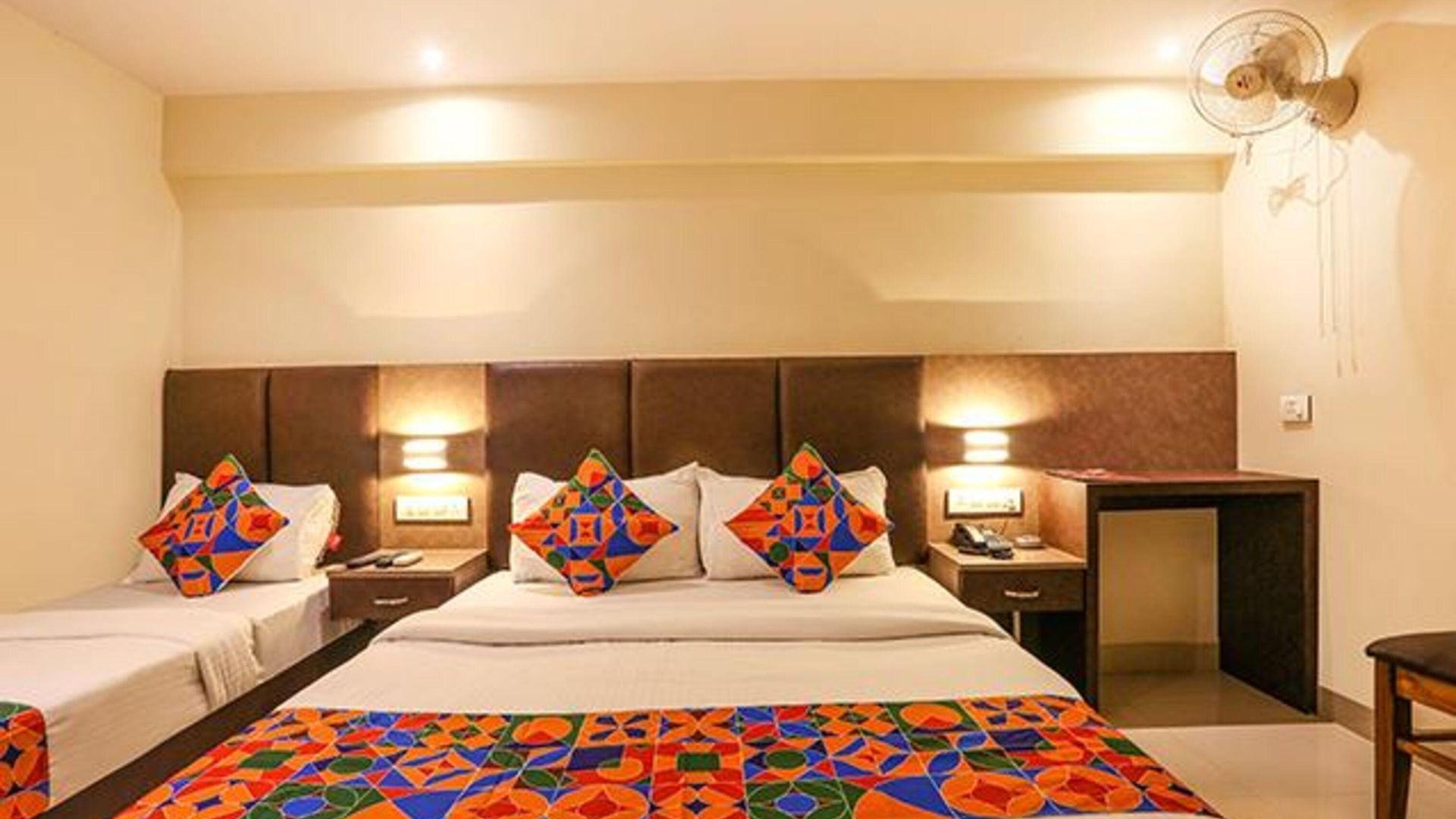 Hotel Via West - Nr International Airport