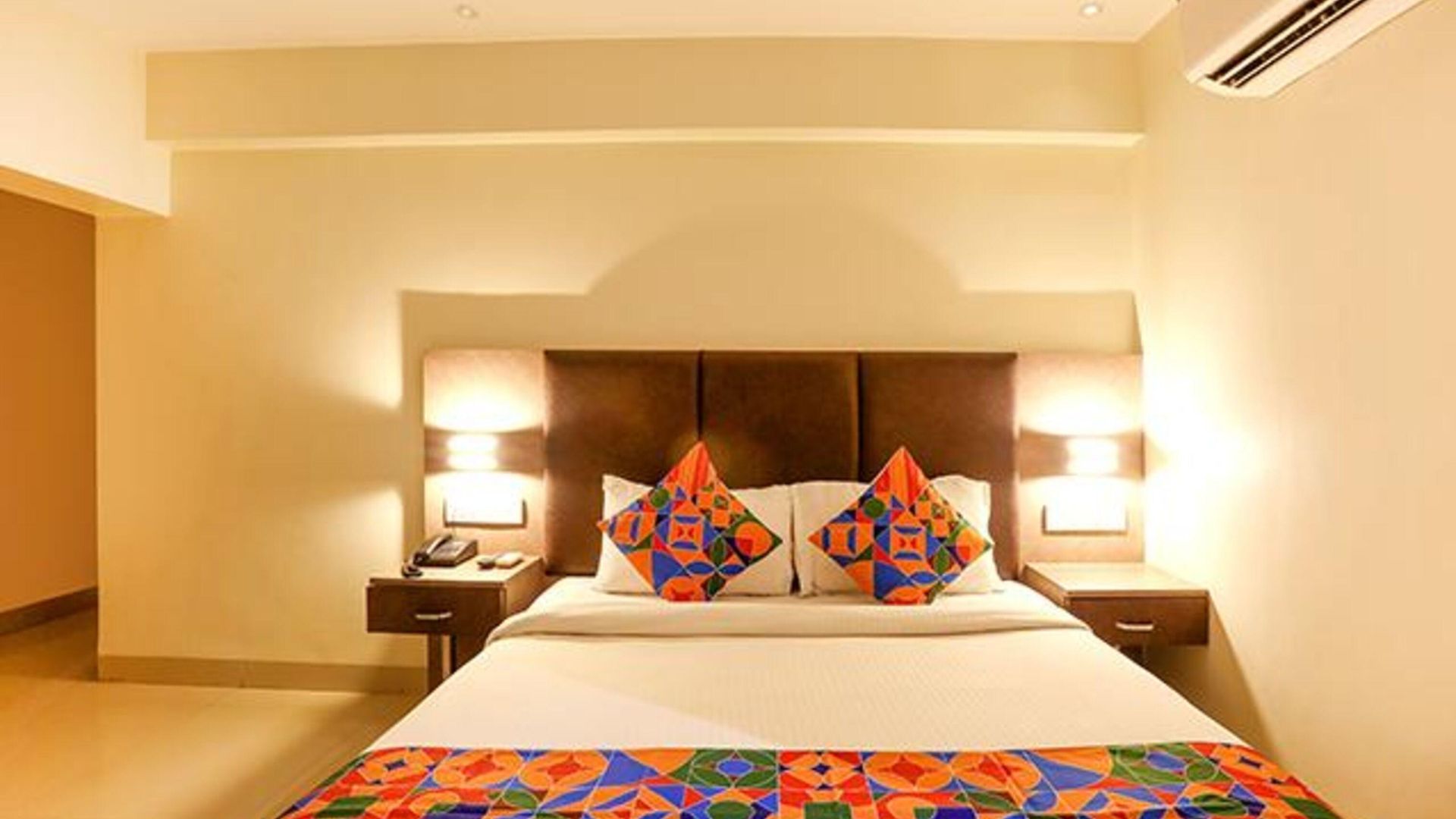 Via West - Nr International Airport 3* Mumbai