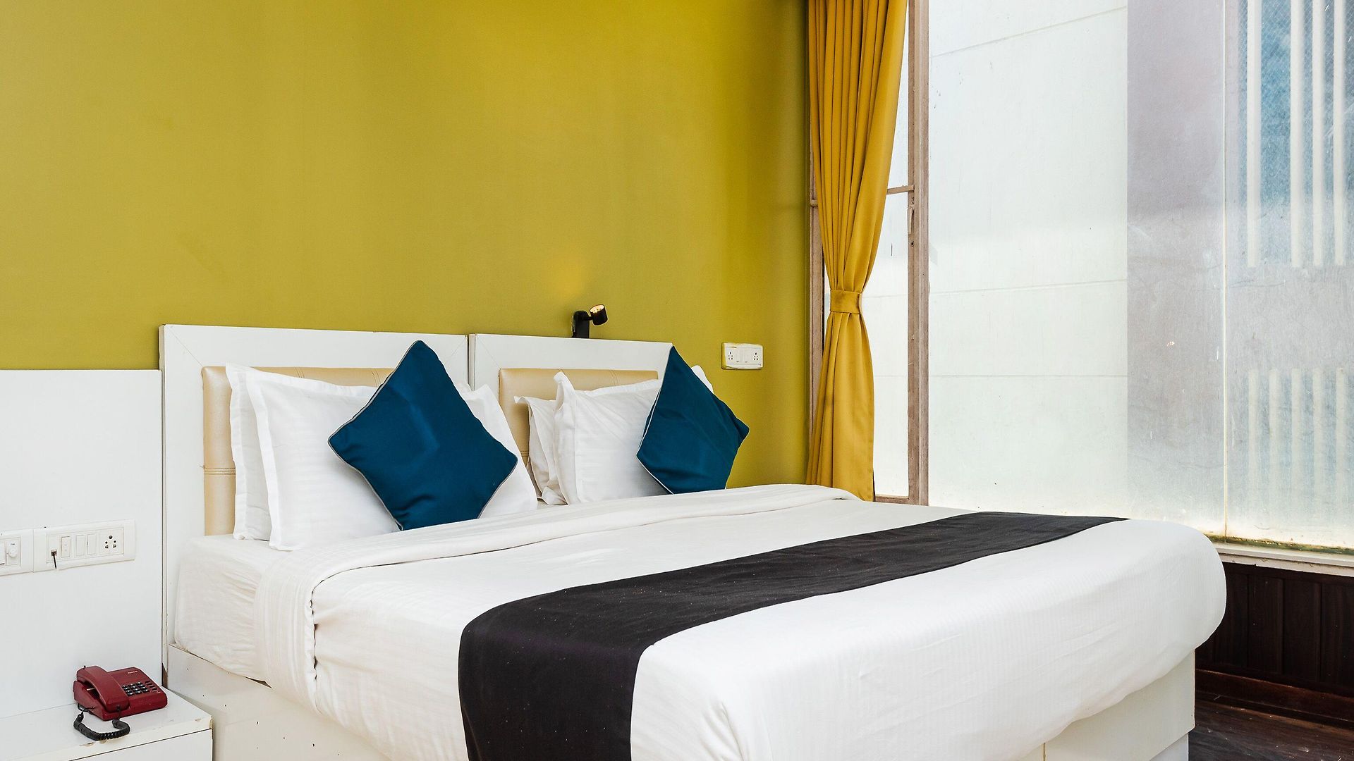 Hotel Aura - Near Malad Link Road 3*