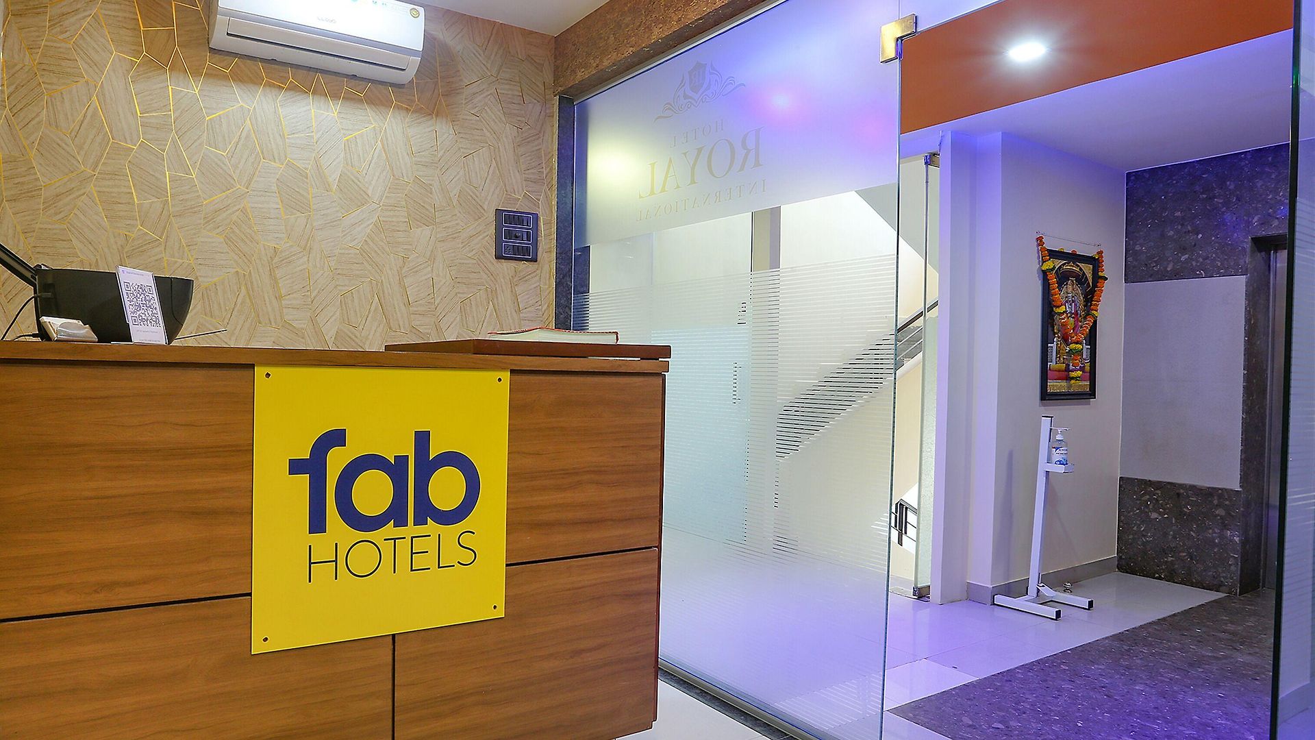Fabhotel Royal International - Nr International Airport Hotel