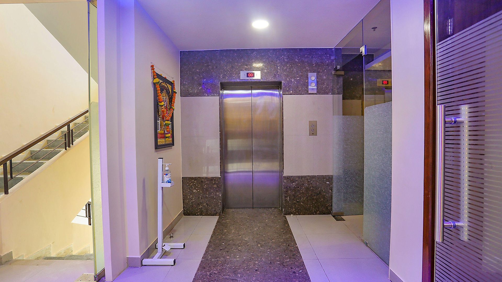 Hotel Fabhotel Royal International - Nr International Airport Mumbai