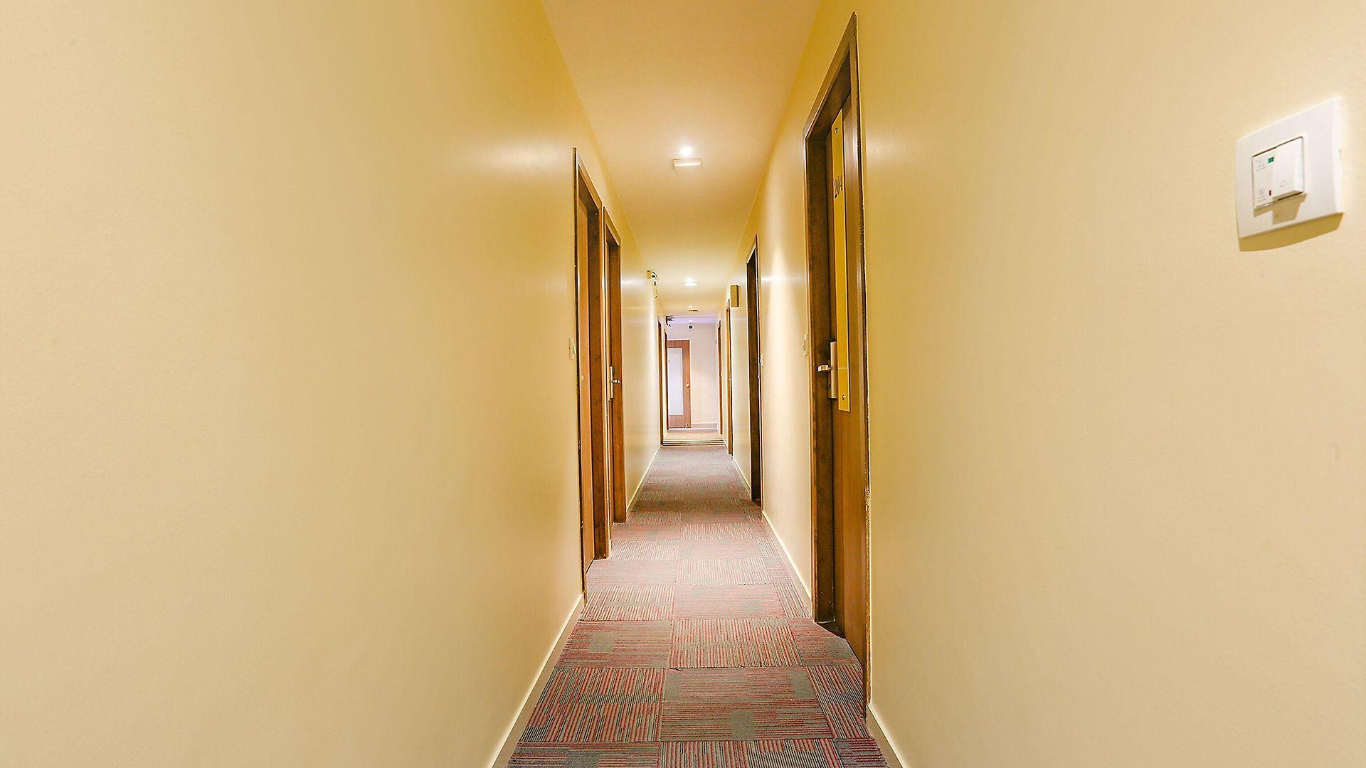 Hotel Fabhotel Royal International - Nr International Airport Mumbai