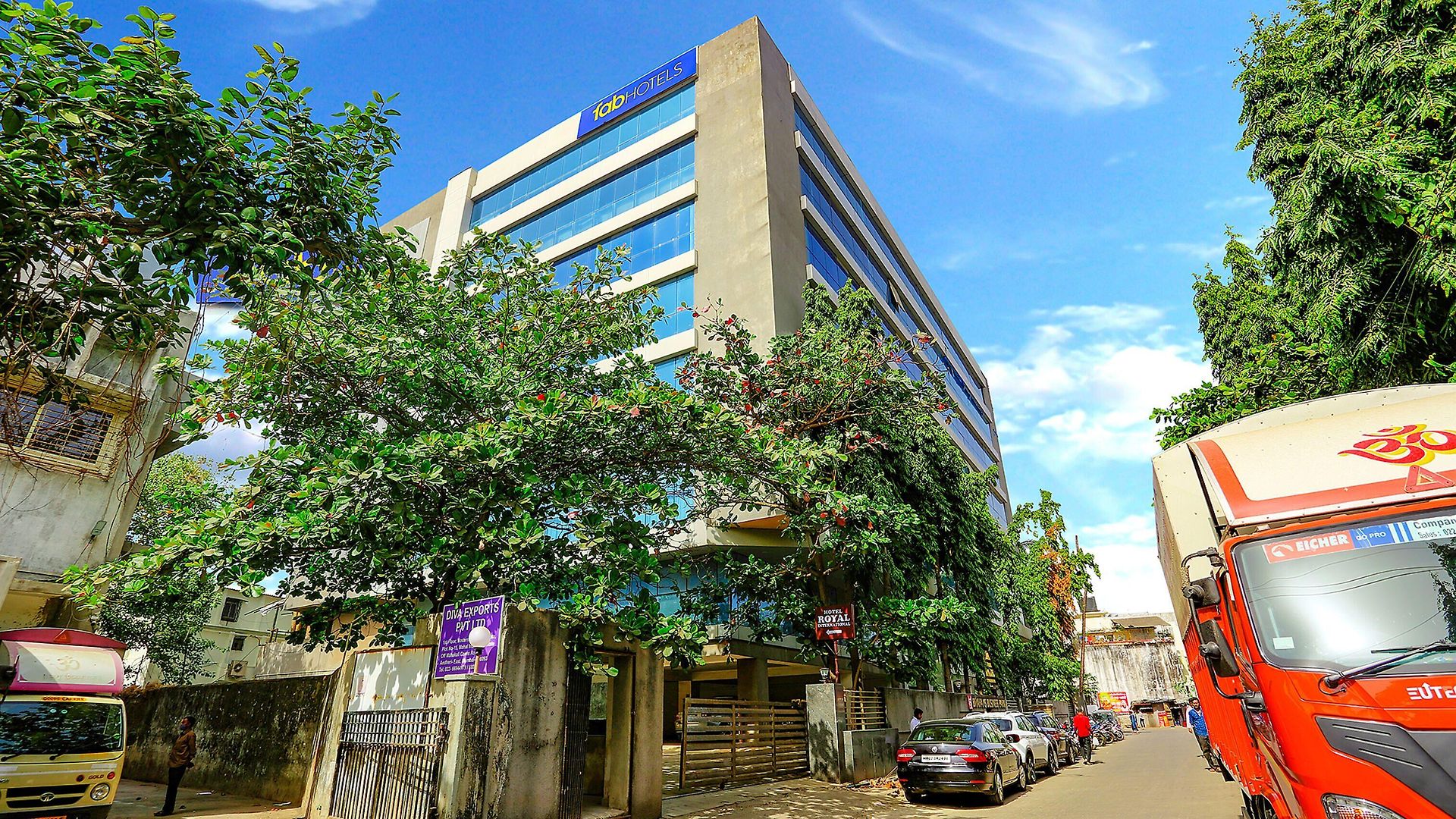 Fabhotel Royal International - Nr International Airport