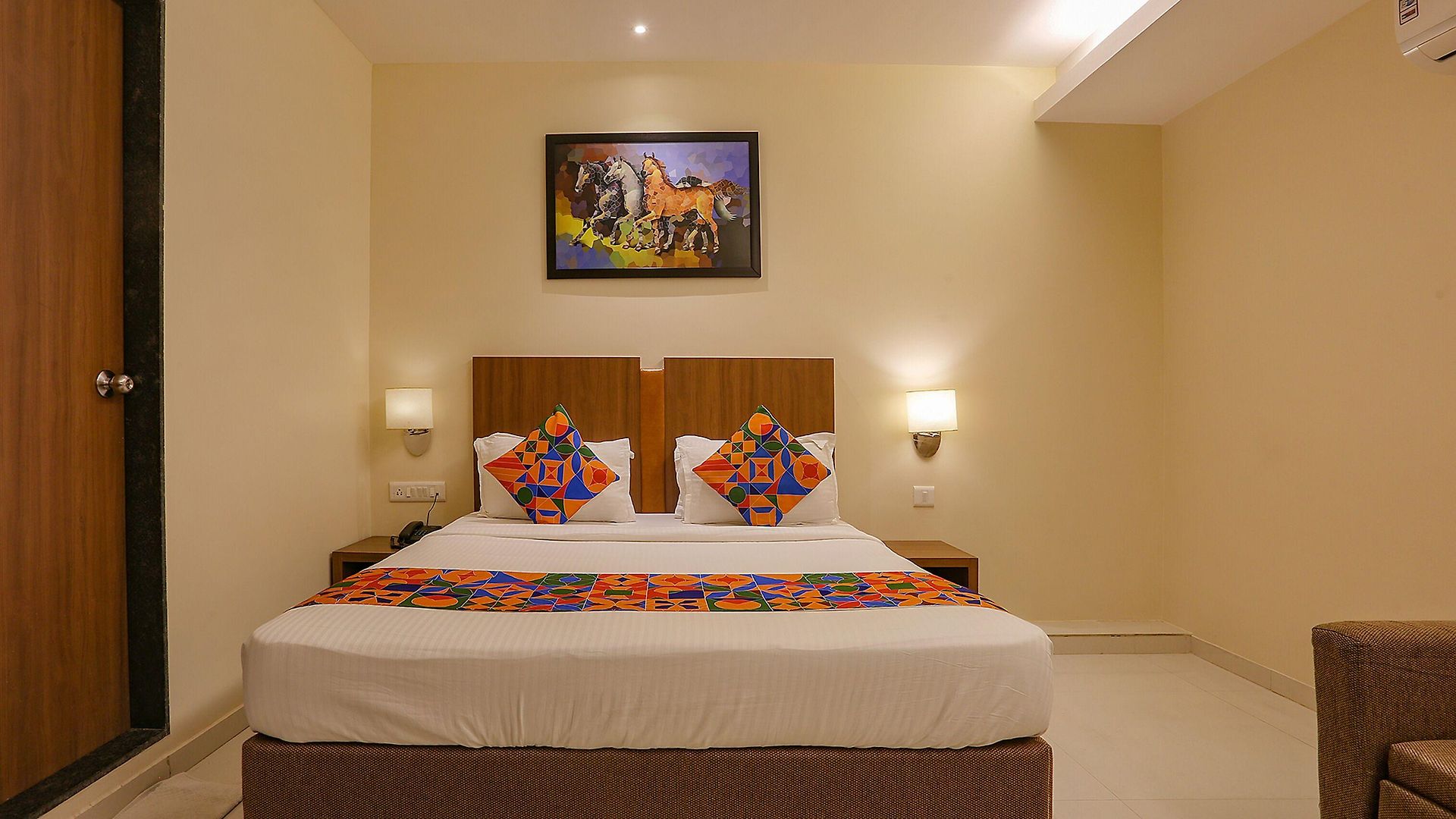 Hotel Fabhotel Royal International - Nr International Airport Mumbai