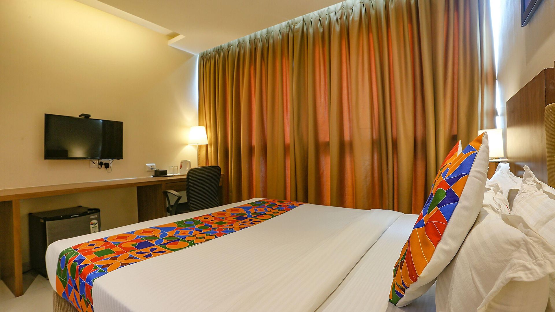 Fabhotel Royal International - Nr International Airport Hotel