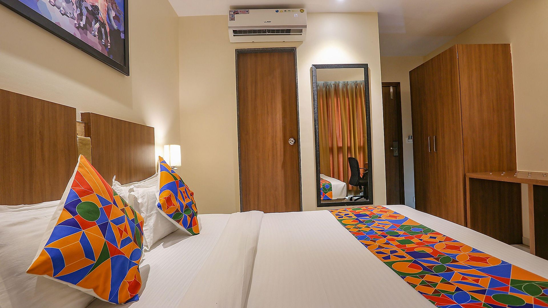 Fabhotel Royal International - Nr International Airport Hotel 3*