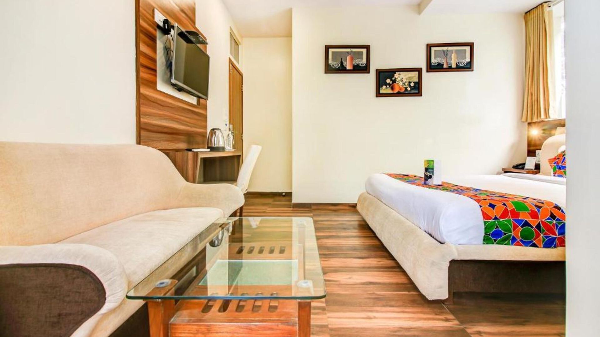 Axis International Hotel 3*