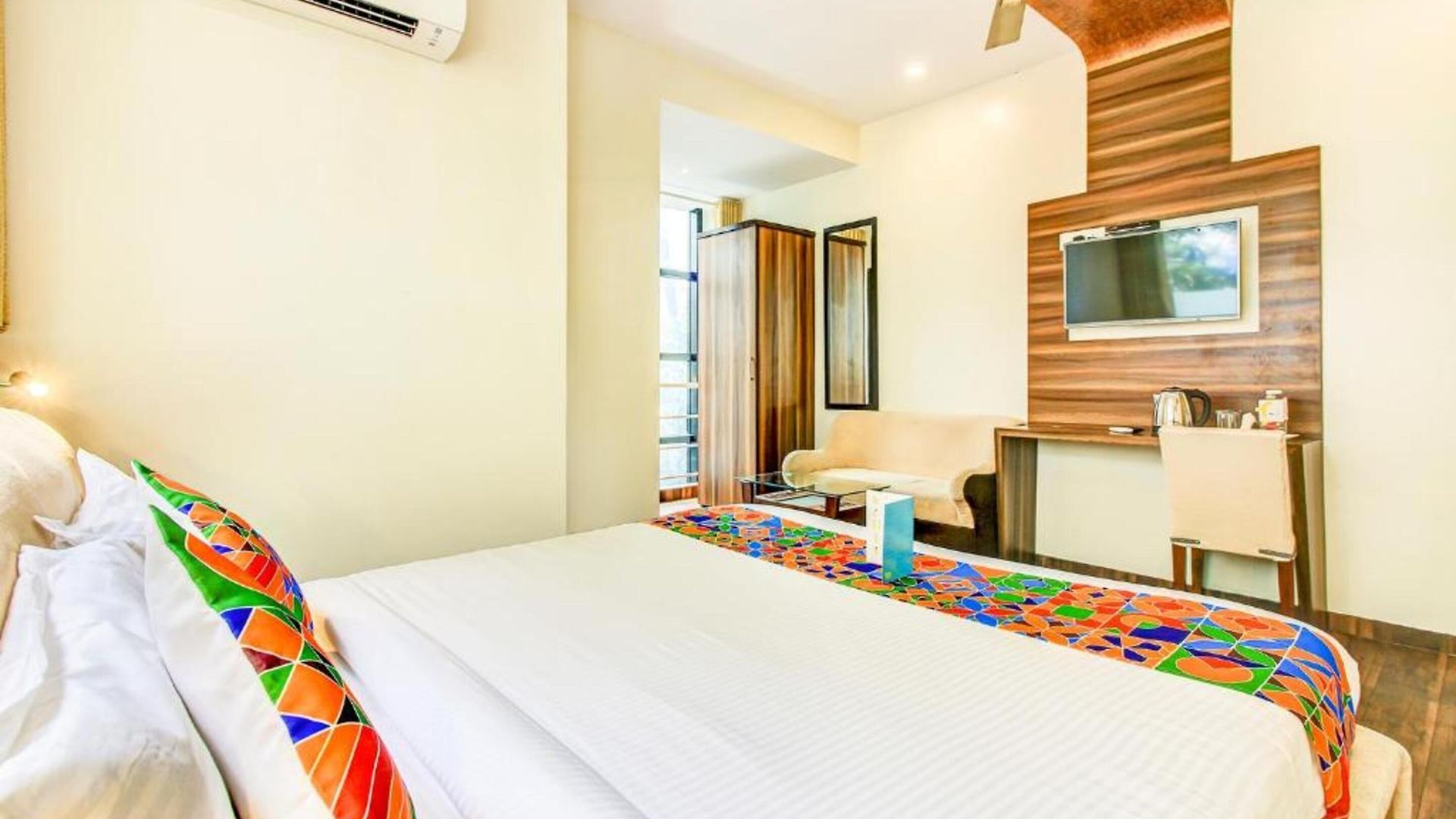Hotel Axis International Mumbai