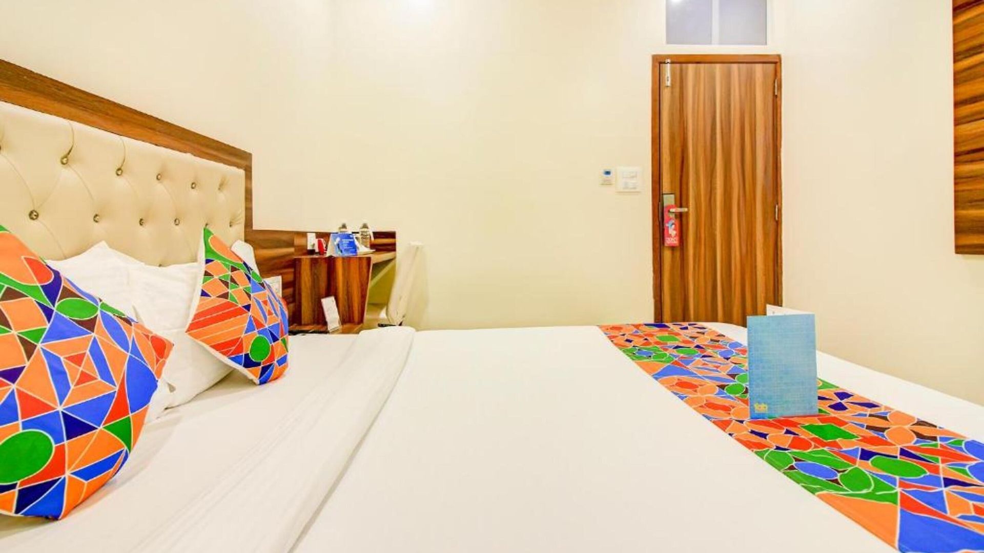 Axis International Hotel 3*
