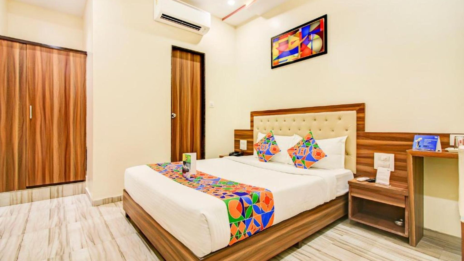 Hotel Axis International 3*