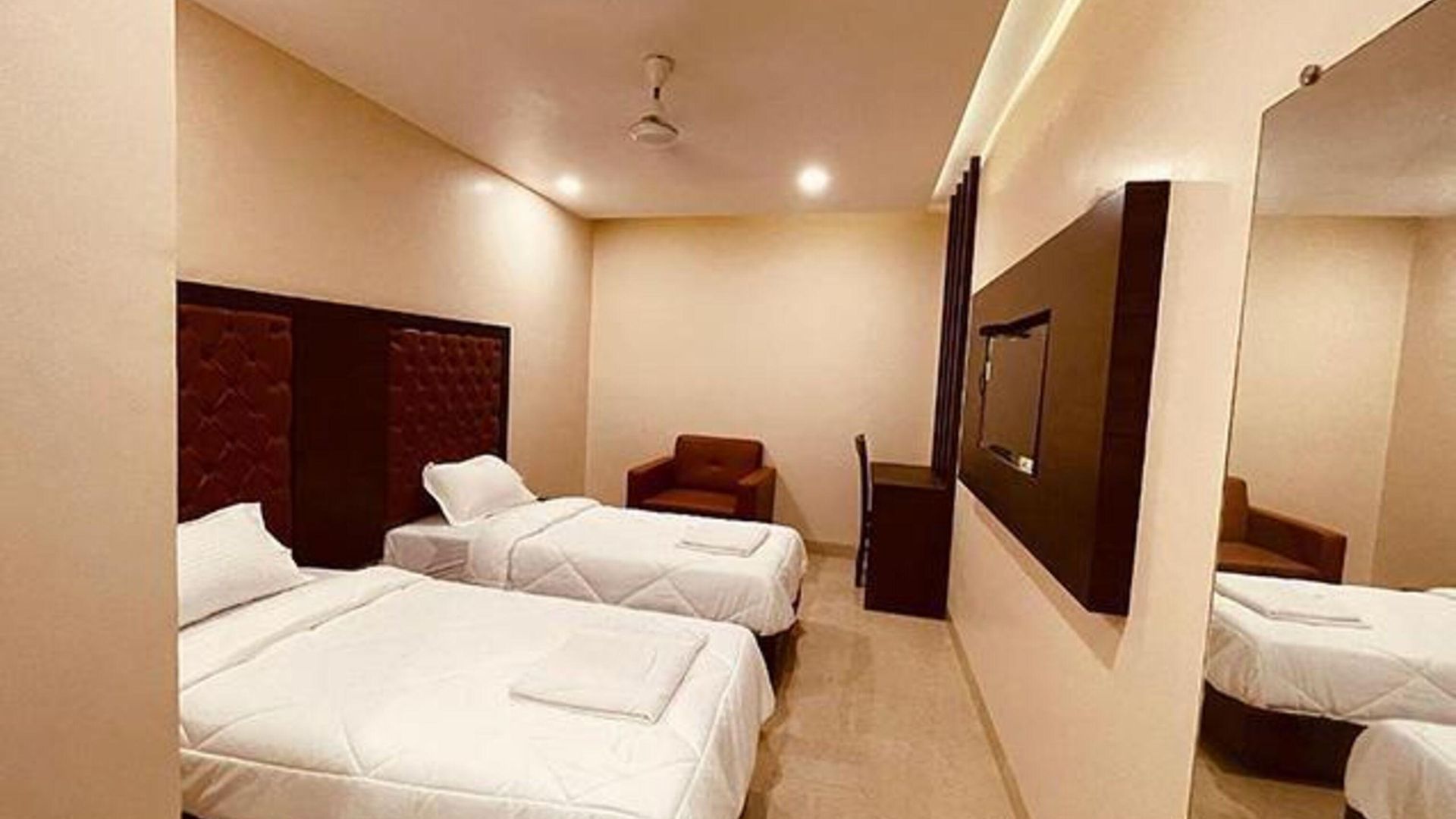 Fabhotel Vertigo Hotel Mumbai