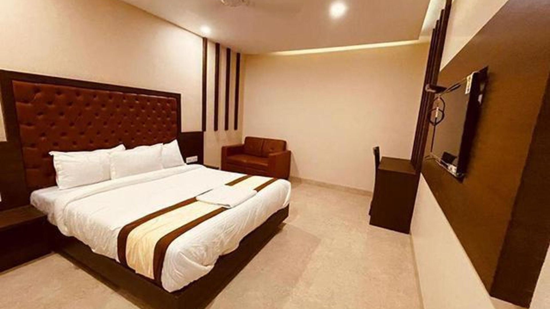 Hotel Fabhotel Vertigo