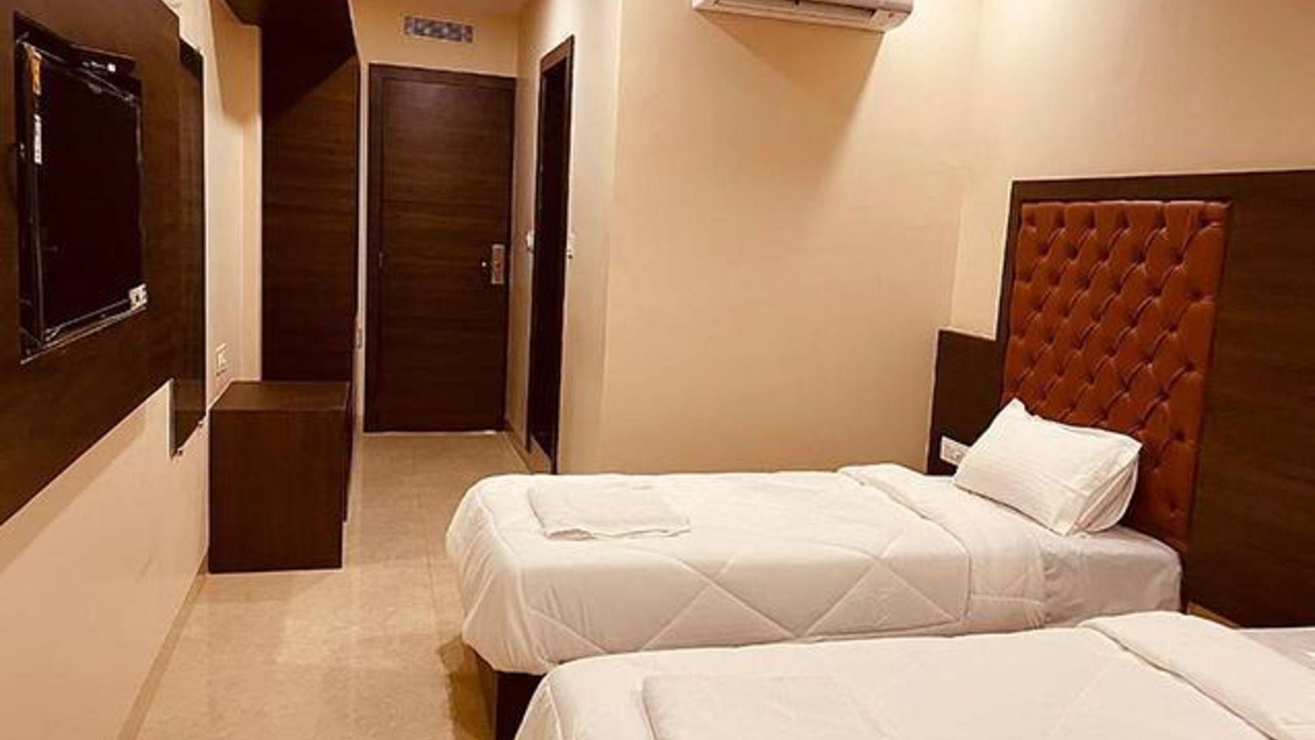 Fabhotel Vertigo Mumbai