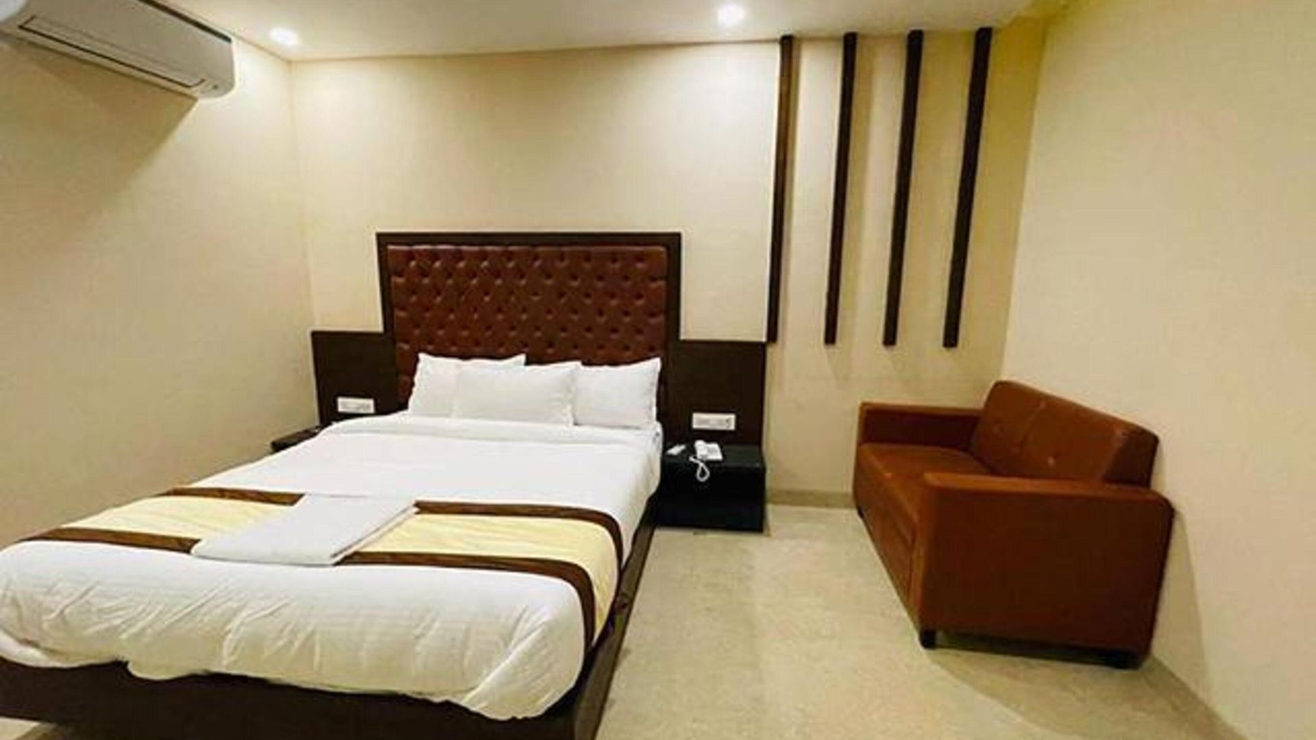 Fabhotel Vertigo Hotel 3*