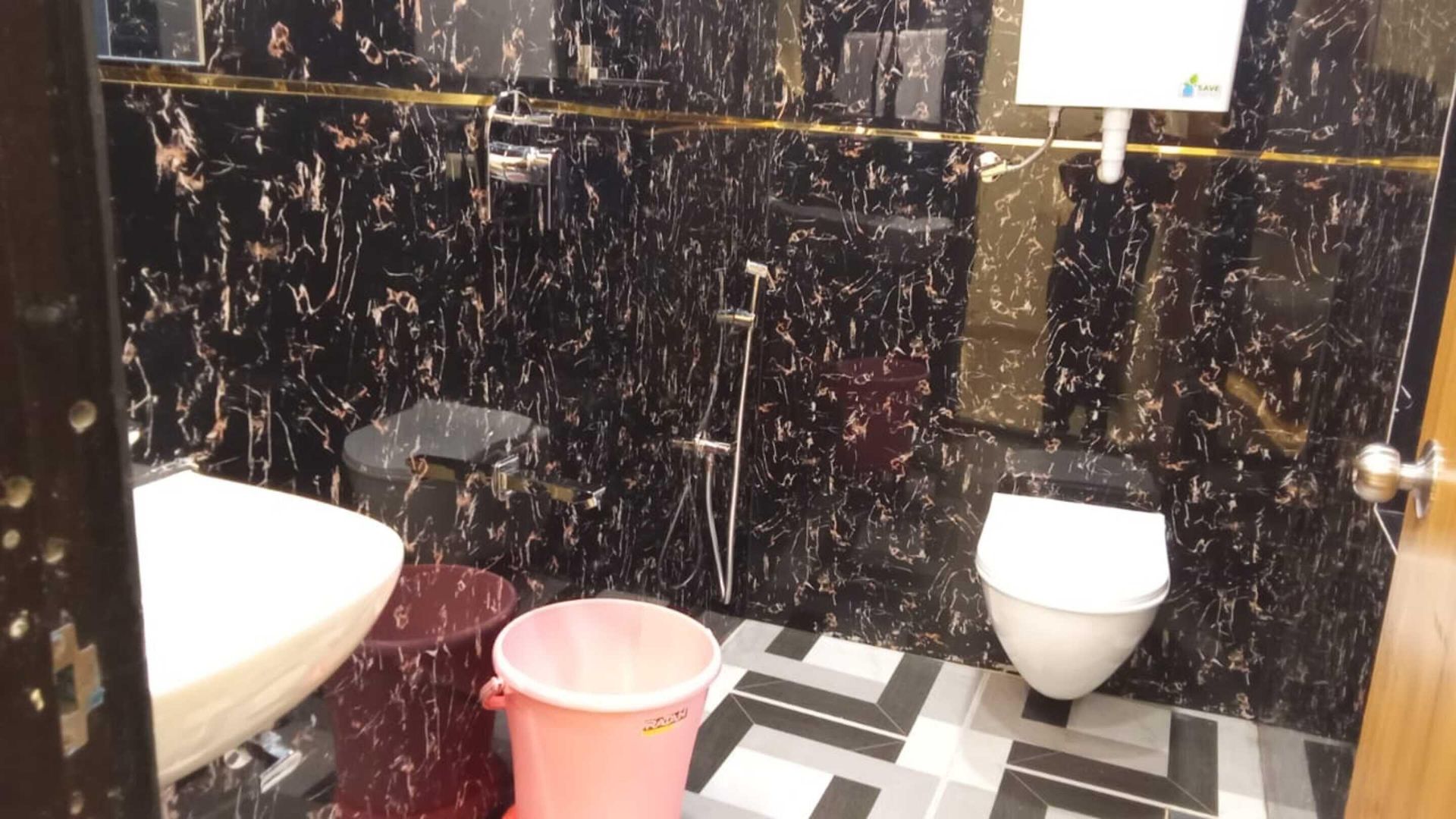 National Hotel 2*
