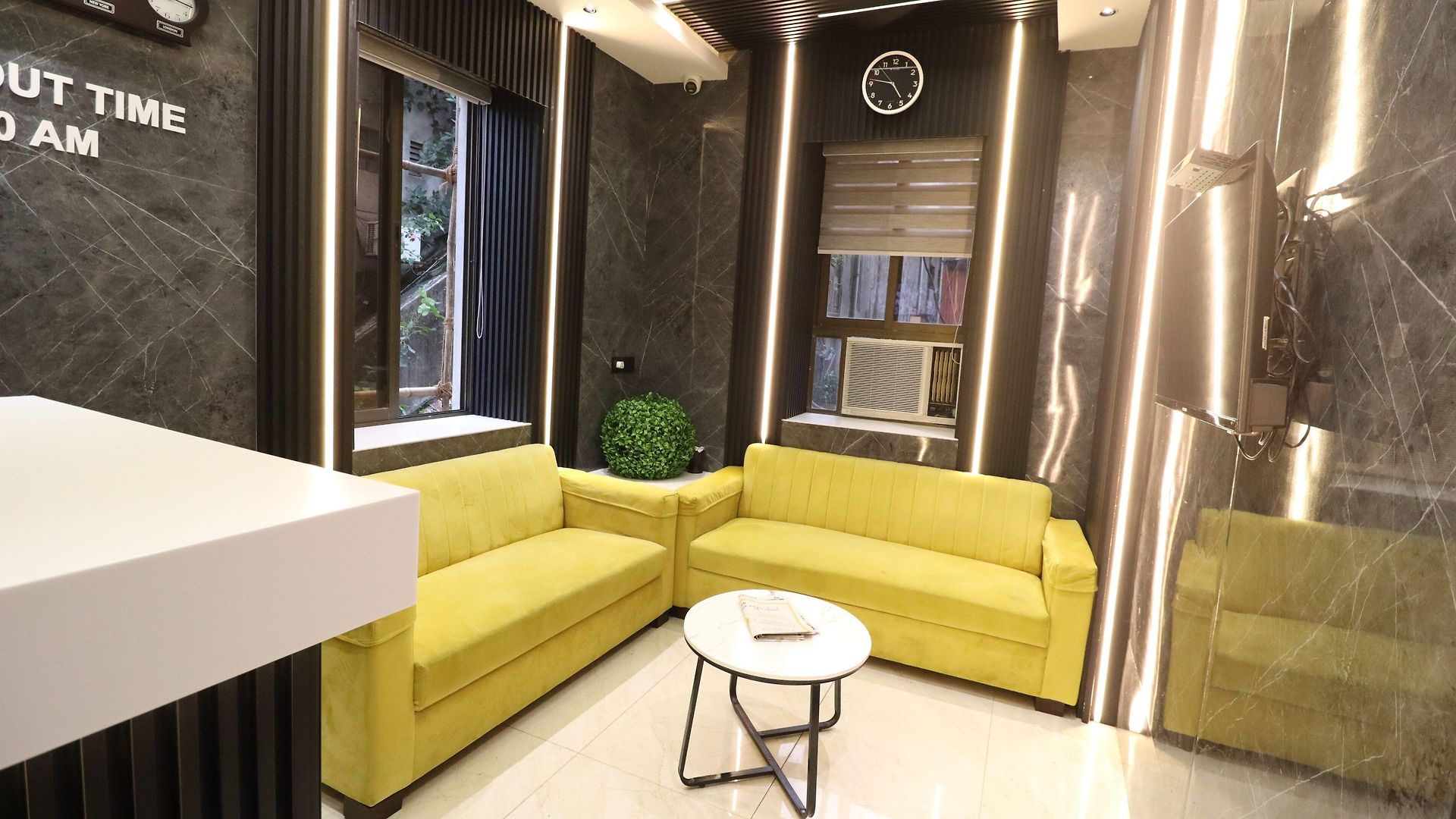 National Hotel 2*