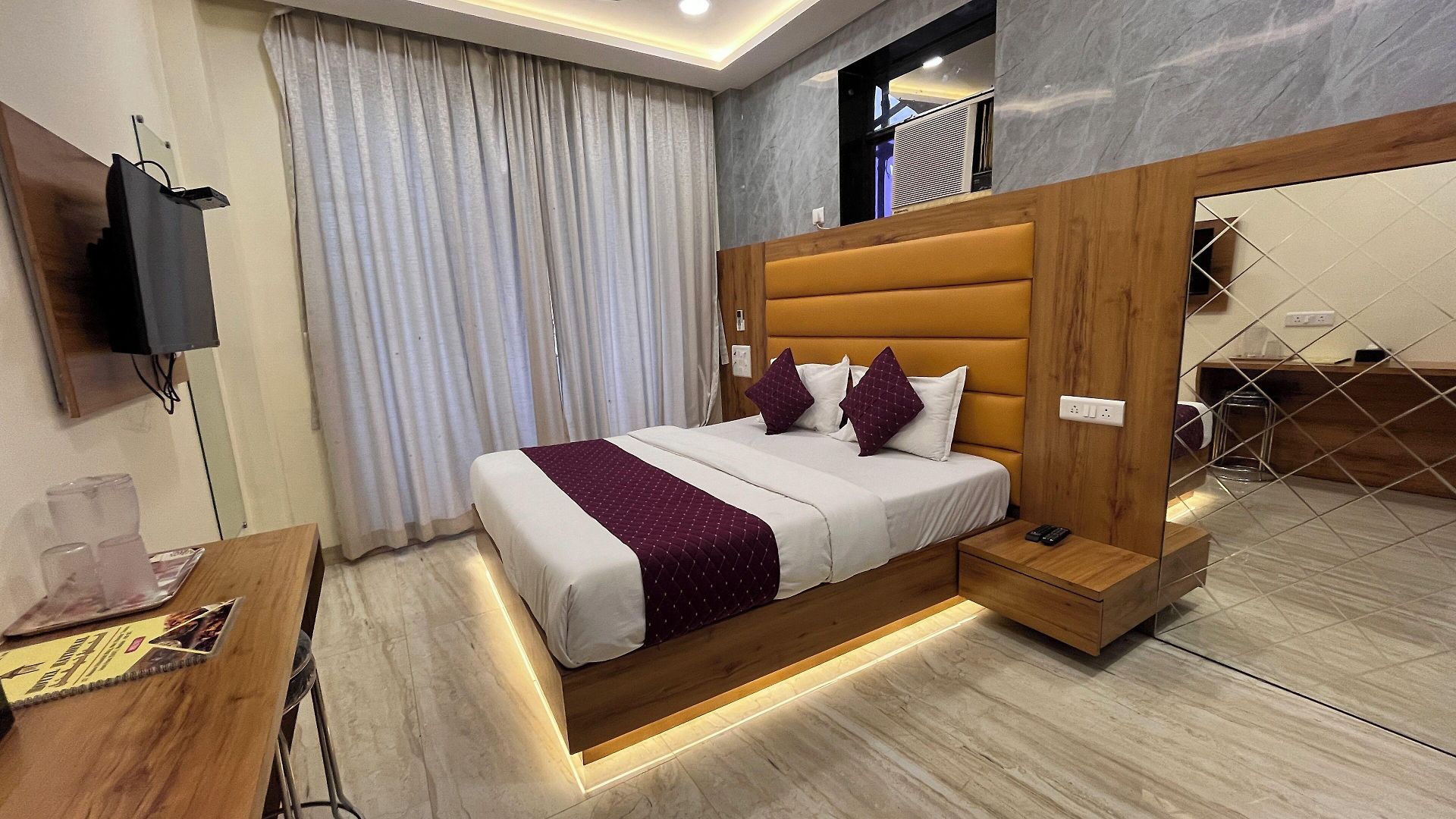 National Hotel 2*