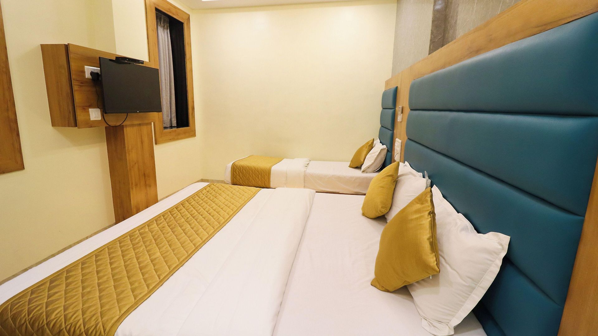 National Hotel 2*