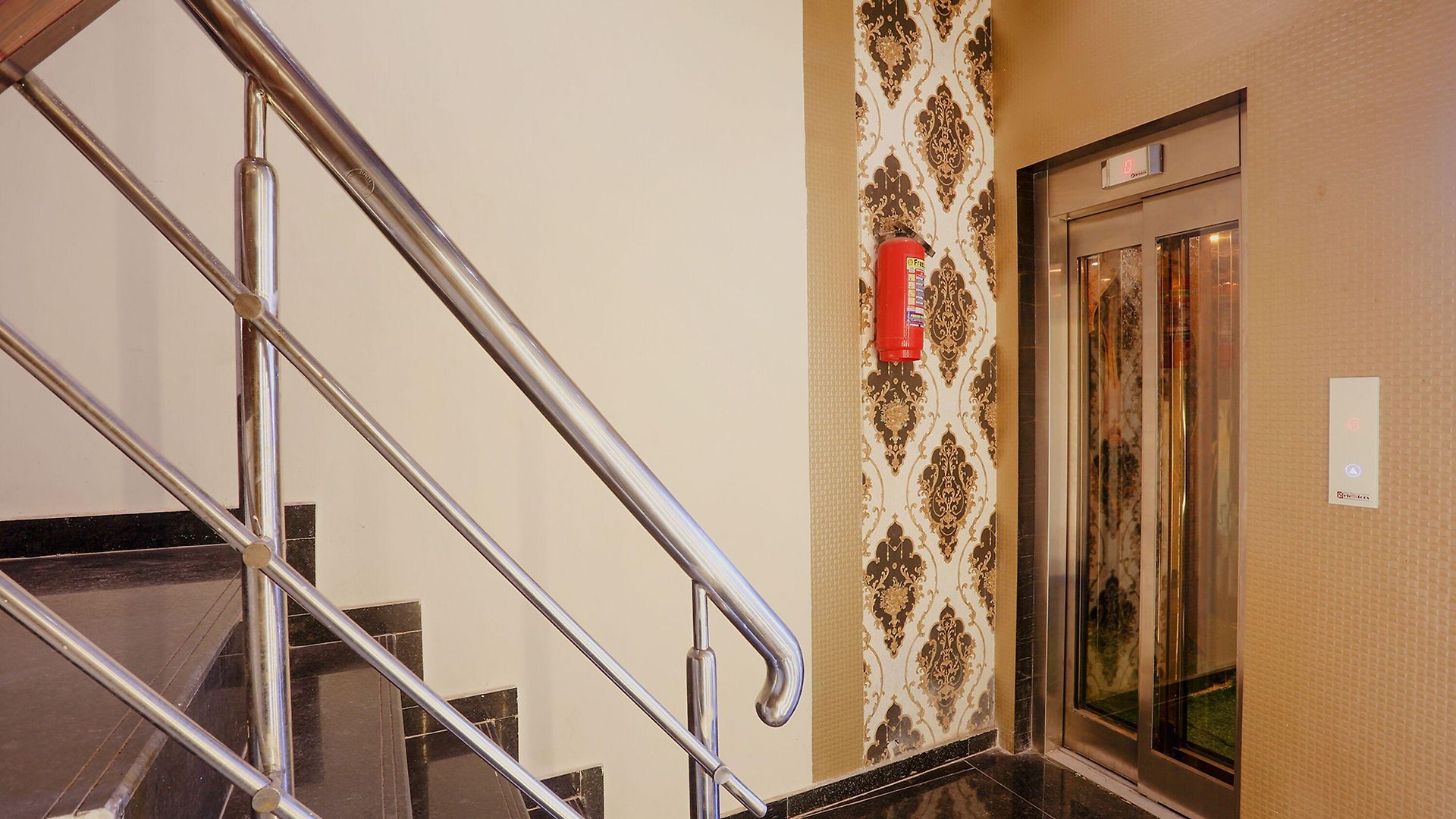 Fabhotel Prime Land - Nr Bkc Mumbai