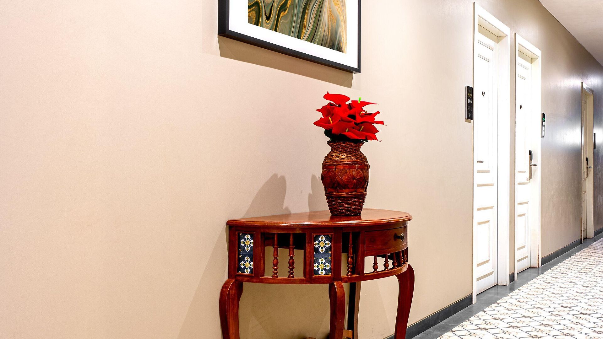 Arnna-Nesco Goregaon Hotel