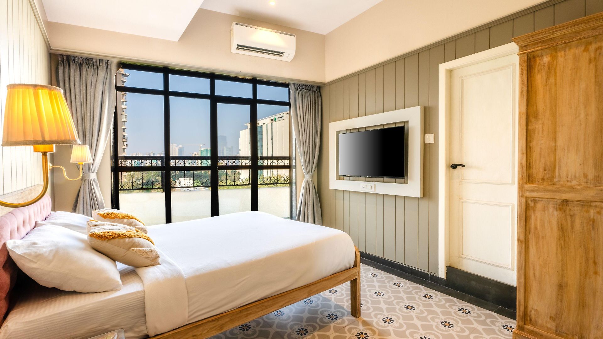 Arnna-Nesco Goregaon Hotel
